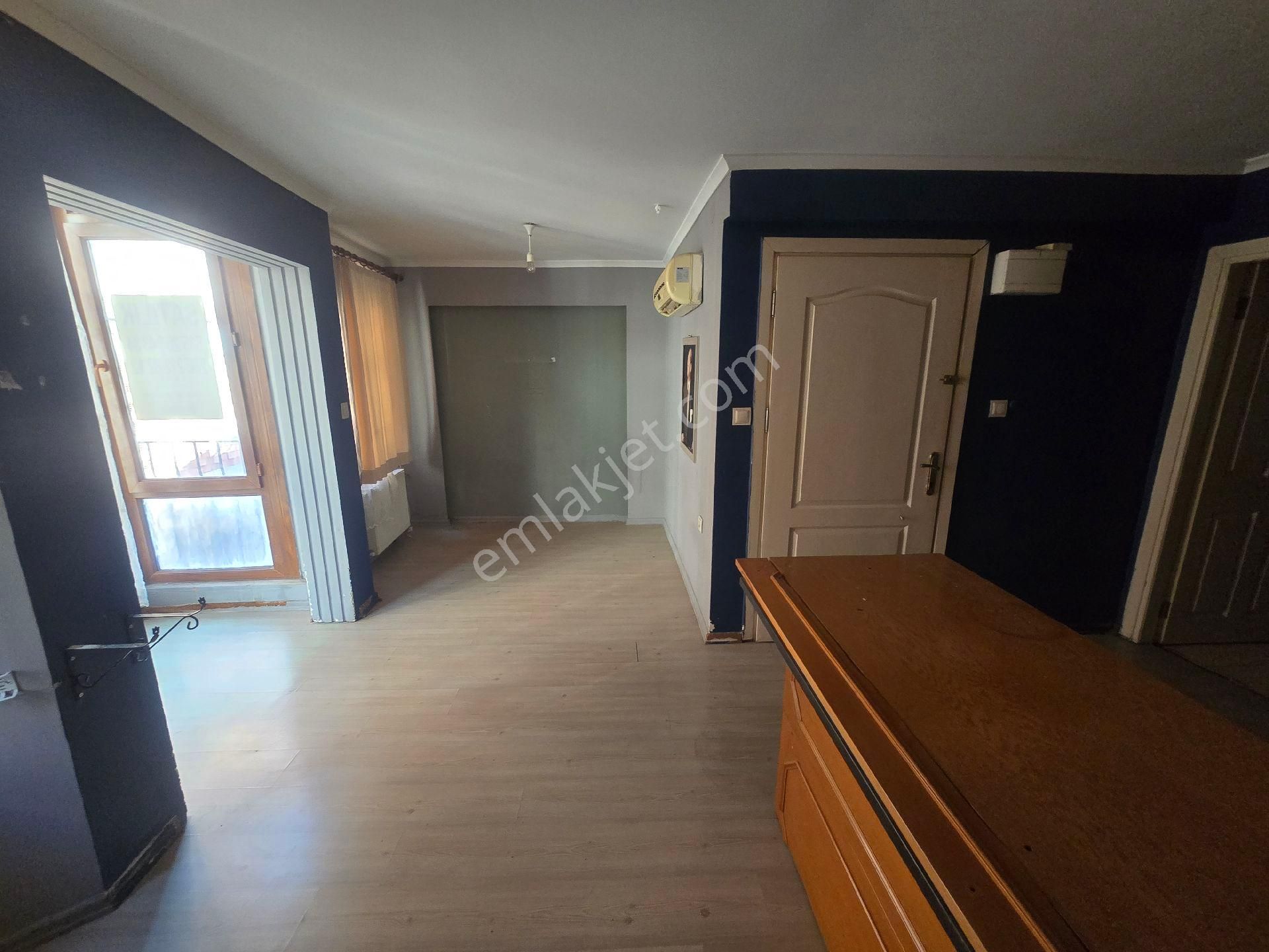 İskeleye Barlar Sokağına 50 Metre Mesafede 2. Kat Hariç Komple Satılık Bina - Görsel 8