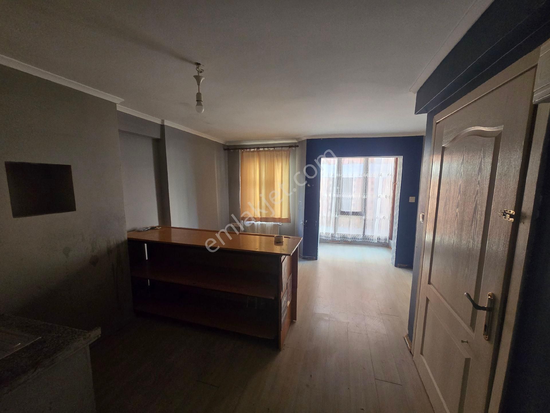 Kemalpaşa Mahallesinde Satılık 1+1 Daire Han Emlaktan - Görsel 5