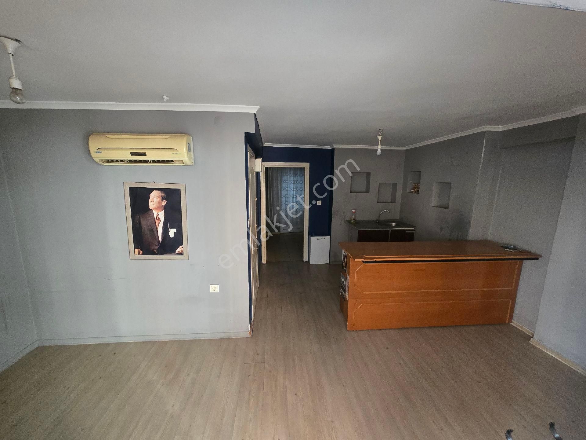 Kemalpaşa Mahallesinde Satılık 1+1 Daire Han Emlaktan - Görsel 4