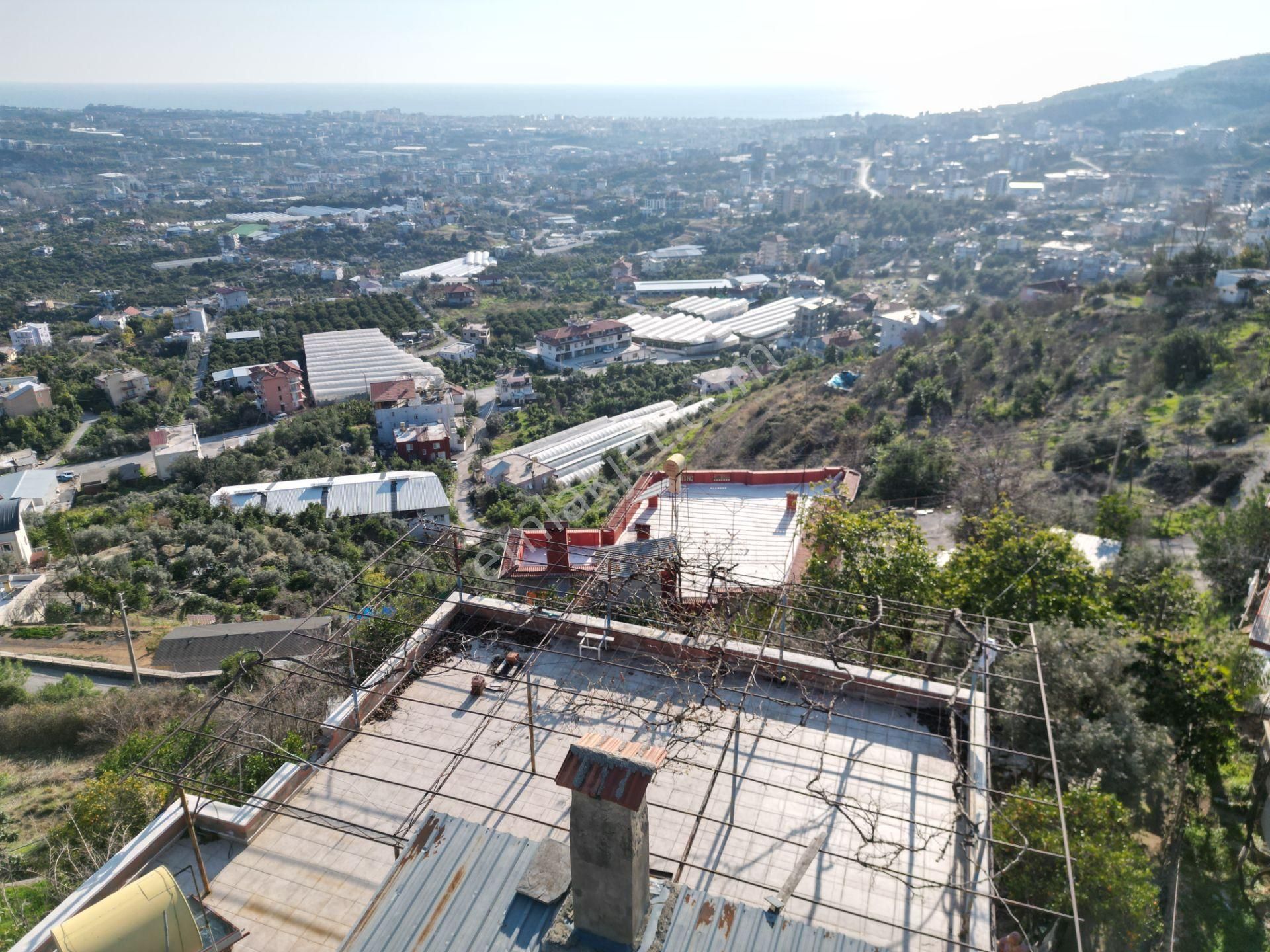 Alanya Değirmendere Satılık Müstakil Ev Alanya Değirmendere Mahallesi'nde Satılık 2 Katlı Müstakil Ev Ve 1 Dönüm Arsa