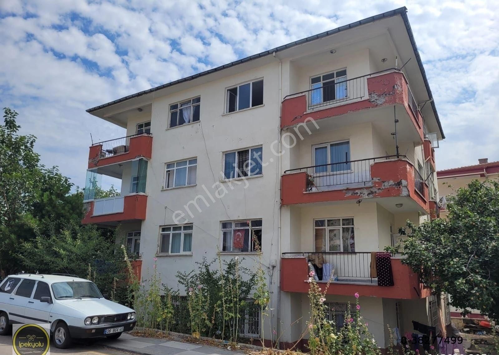 Beypazarı Hacıkara Satılık Daire İpekyolu Gayrimenkul Hacıkara Kırbaşı Yolunda 3+1 Satılık Daire