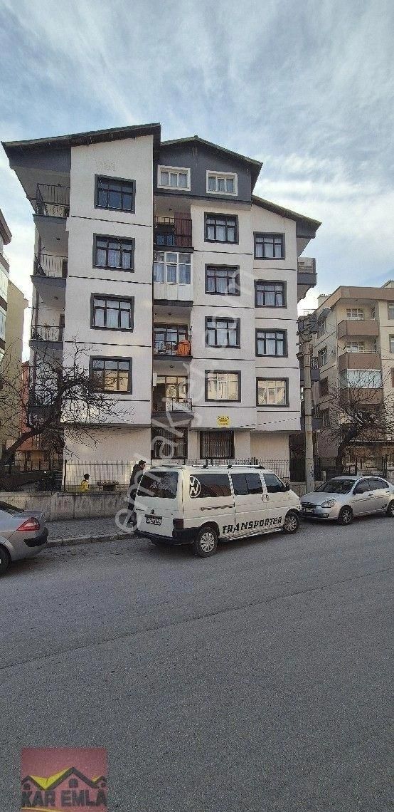 Selçuklu Mehmet Akif Satılık Daire Nüfüs Müdürlügü Civarında 2+1 Arakat Yalıtımlı Bakımlı Daire