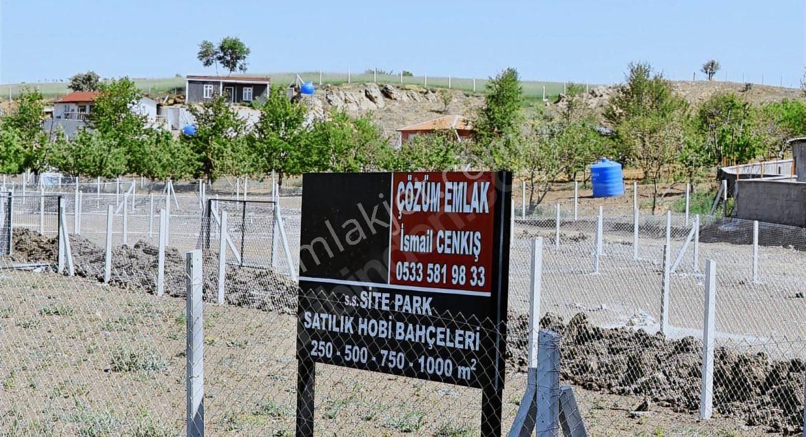 Ankara Altındağ Satılık Özel Kullanım Çözüm Emlak'tan Tatlar Mahallesi Sakızağacı Mevki 200m2 Eletirik+su Telli Kapılıı Kurulu Düzen