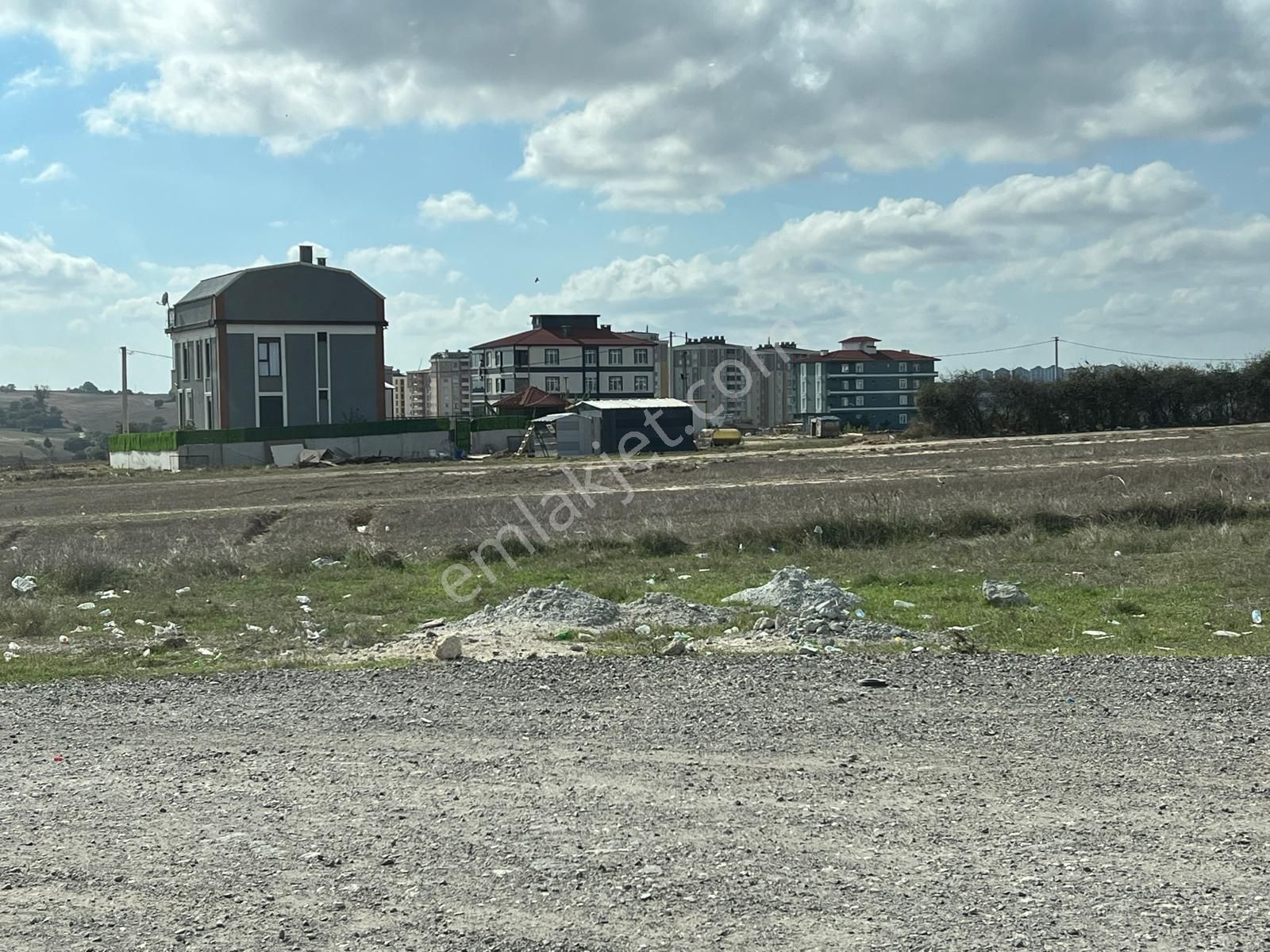 Tekirdağ Çerkezköy Satılık Konut İmarlı Akyüz Gayrimenkul Den Kızılpınarda 400 Mt2 4 Kat İmarlı Arsa