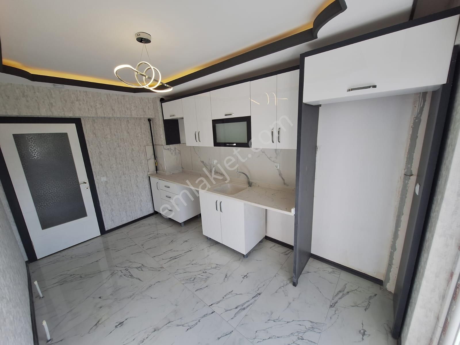 Cihandan Bağlumda Hisar Mah Cadde Yakını Sıfır 3+1 Daire - Görsel 3