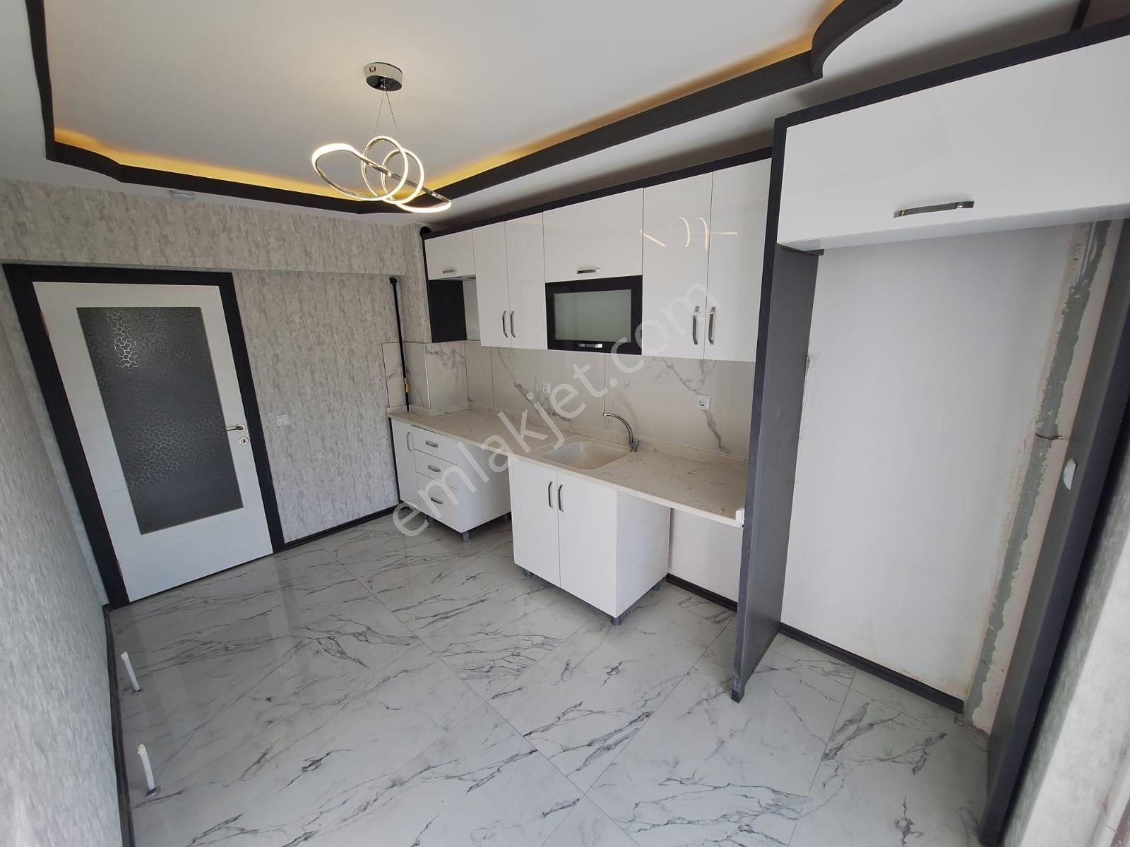 Cihandan Bağlumda Hisar Mah Cadde Yakını Sıfır 3+1 Daire - Görsel 6