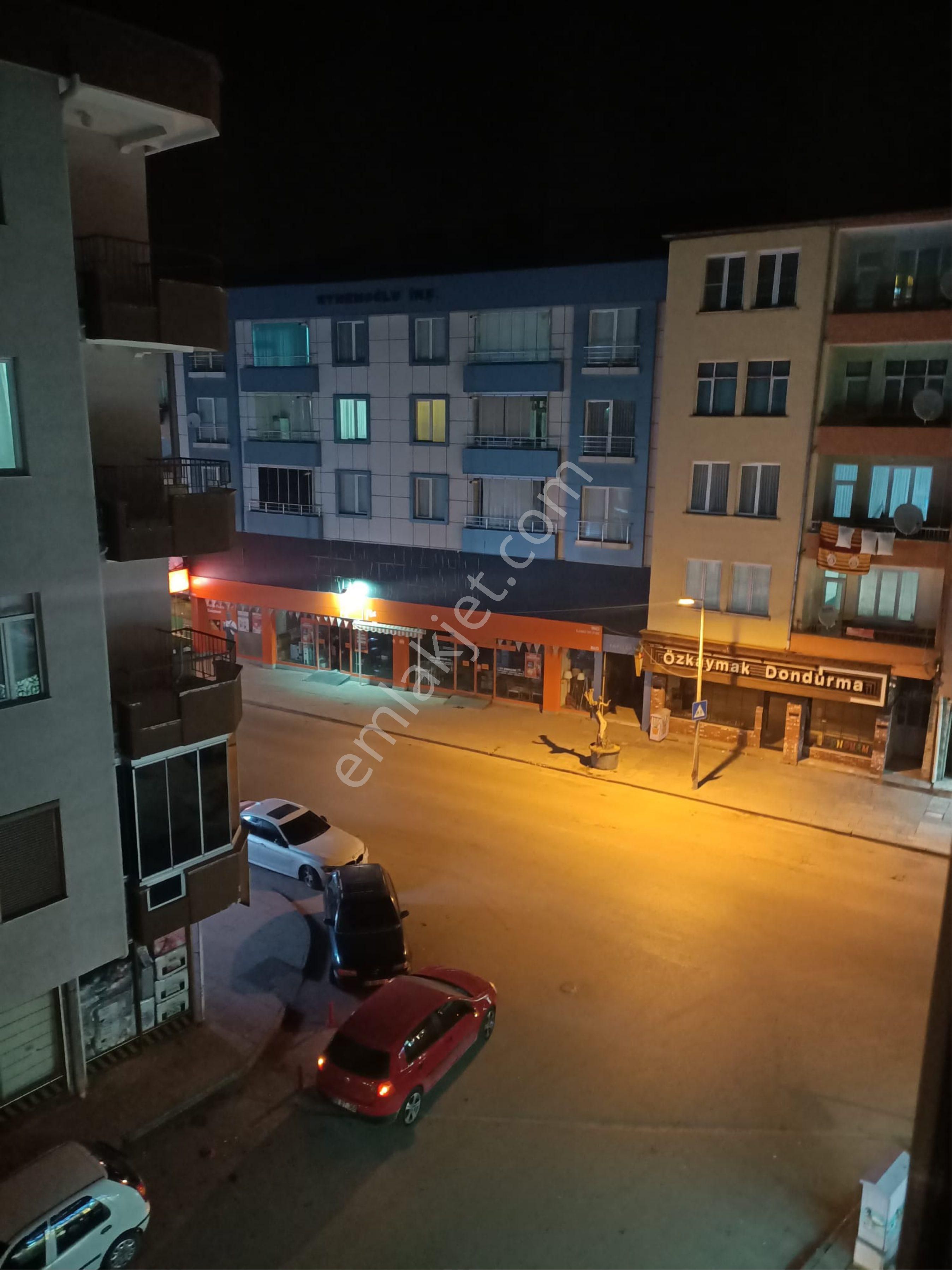 Aksaray Merkez Büyük Bölcek Satılık Daire Açil Satılık Bakımlı Masrafıs Daire 3+1 150 M2 Kare 4. Kat Arakat