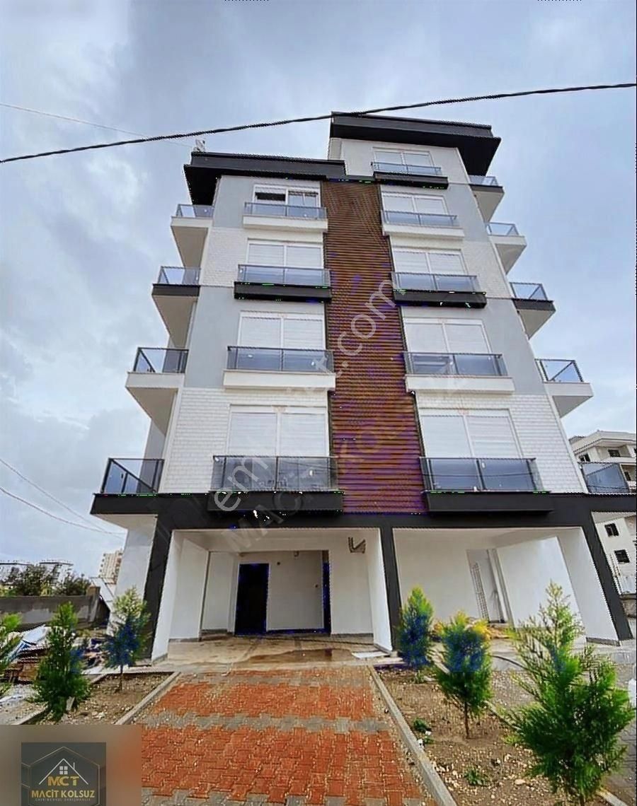 Finike Kum Satılık Daire Denize Yakın Doğa Manzaralı Teraslı 90 M2 1+1 Satılık Daire