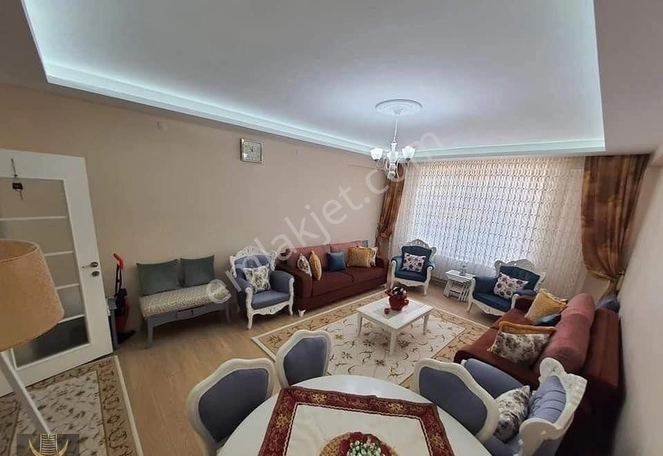 Odunpazarı Emek Satılık Daire Poyraz Emlak'tan Emek Mahallesinde 3+1 135 M² Satılık Daire