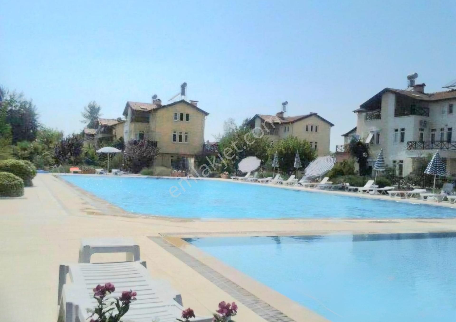 Serik Kadriye Satılık Villa Antalya-serik-kadiriye-satılık Tribleks Villa 3+1-havuzlu Site