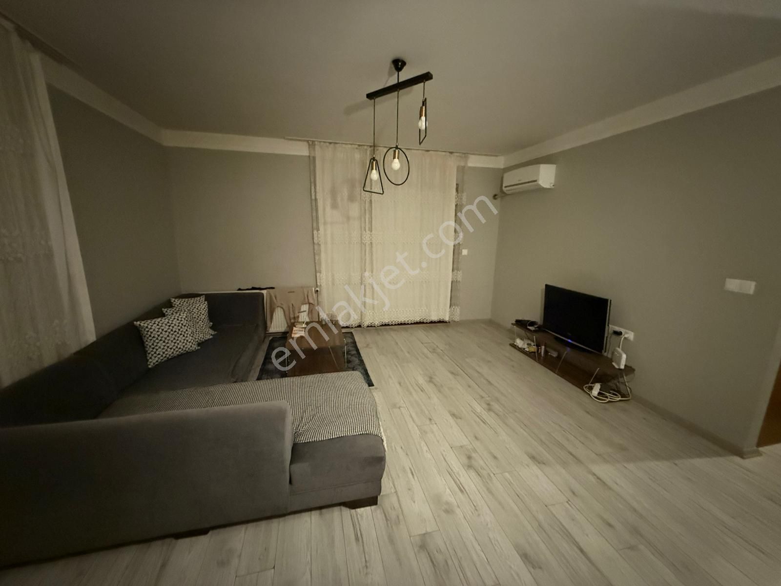 Seyhan Reşatbey Kiralık Daire Reşatbey Mah.cumhuriyet Caddesi Dev Gibi 1+1 Full Eşyalı Daire