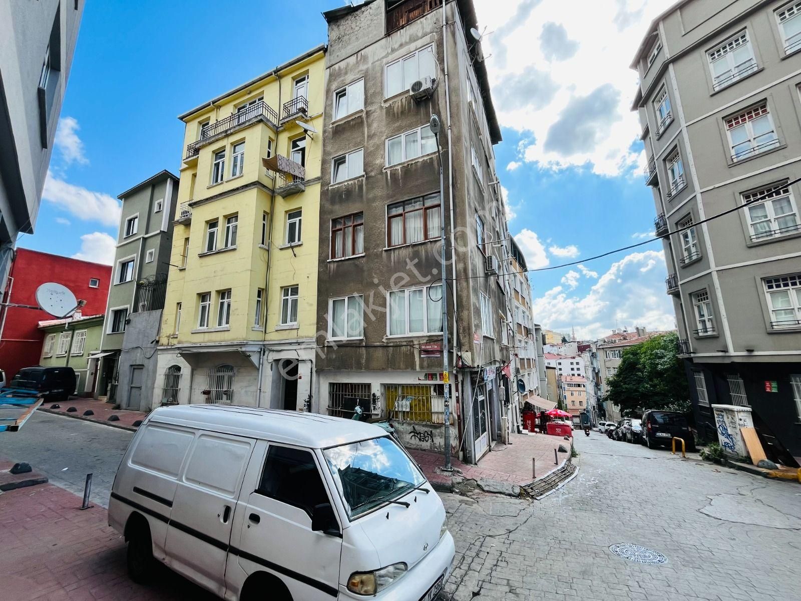 Beyoğlu Tomtom Okula Yakın Kiralık Daire Beyoğlu Şişhane Metrosuna Ve İstiklal Caddesine Yakın 3+1 Kiralık Daire