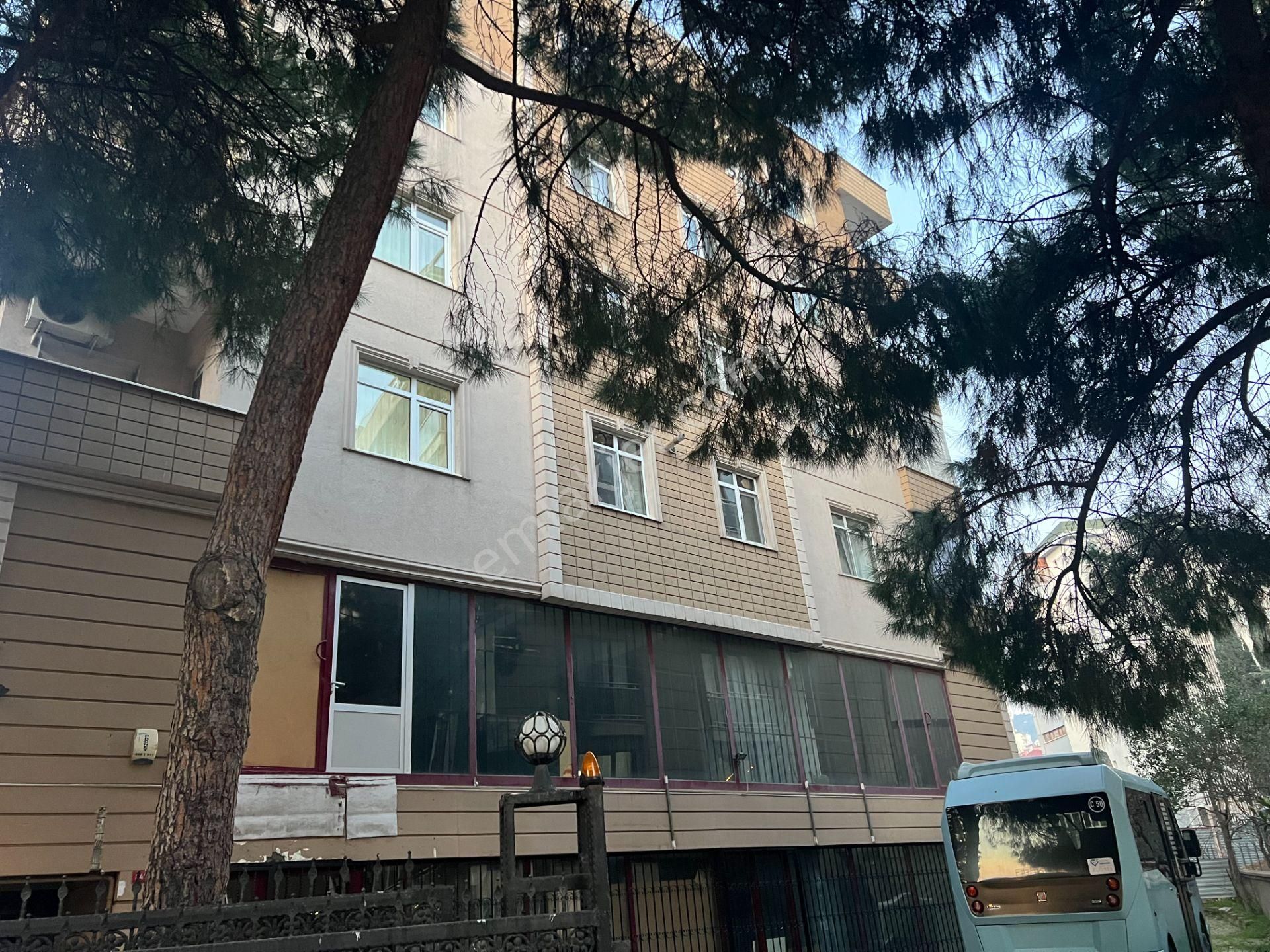 Pendik Bahçelievler Satılık Daire Satılık Pendik Bahçelievler Mah 3+1 Büyük 130m2 Daire