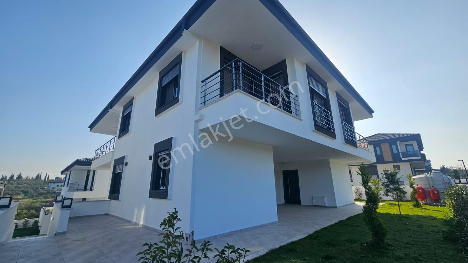 Hisar Mahallesinde Satılık Sıfır 3+1 Bitişik Nizam Villa