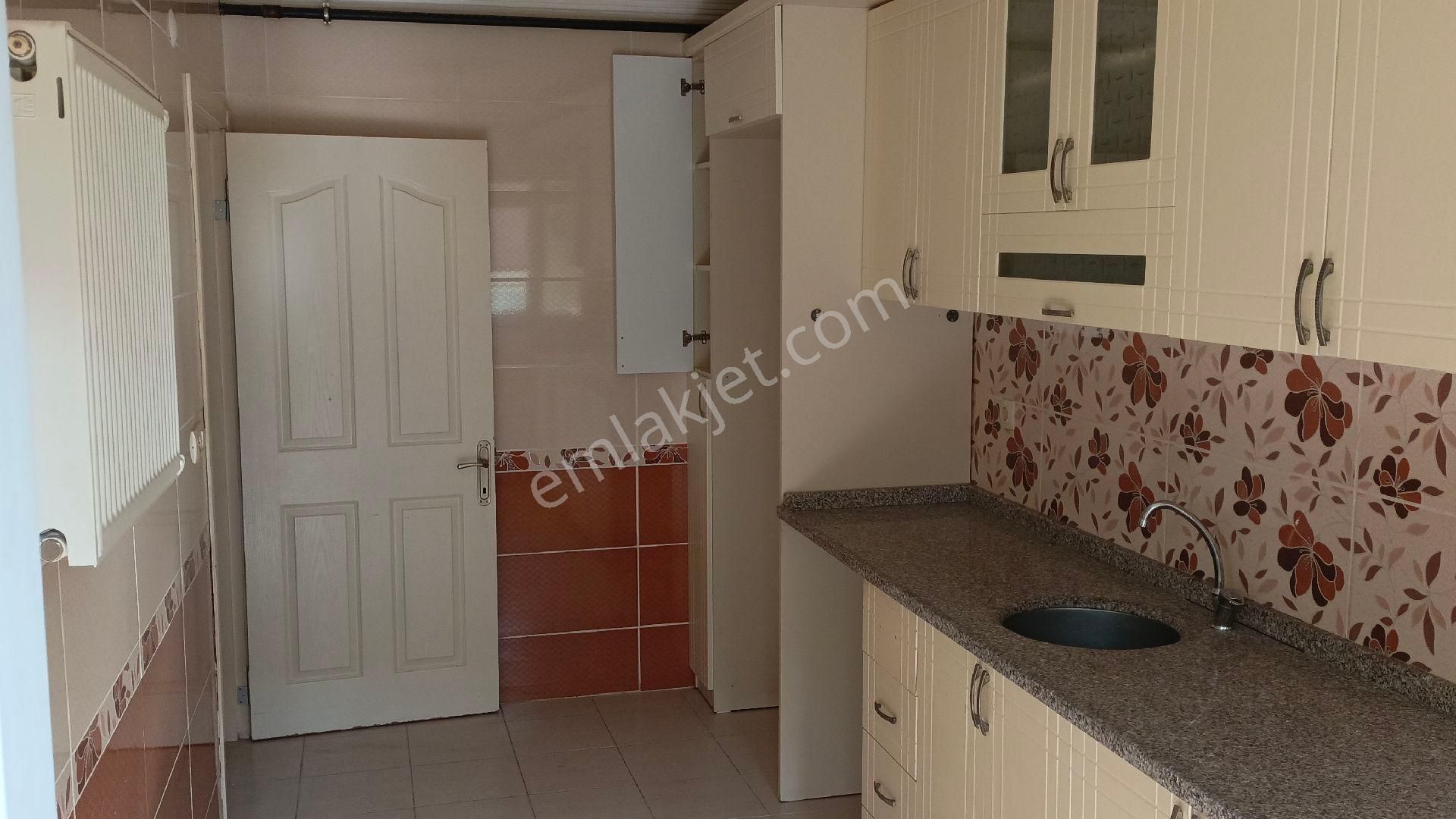 Güzelyalı Güven Emlaktan Merkezi Konum Acil Satılık 4+2 Dublex Daire - Görsel 11