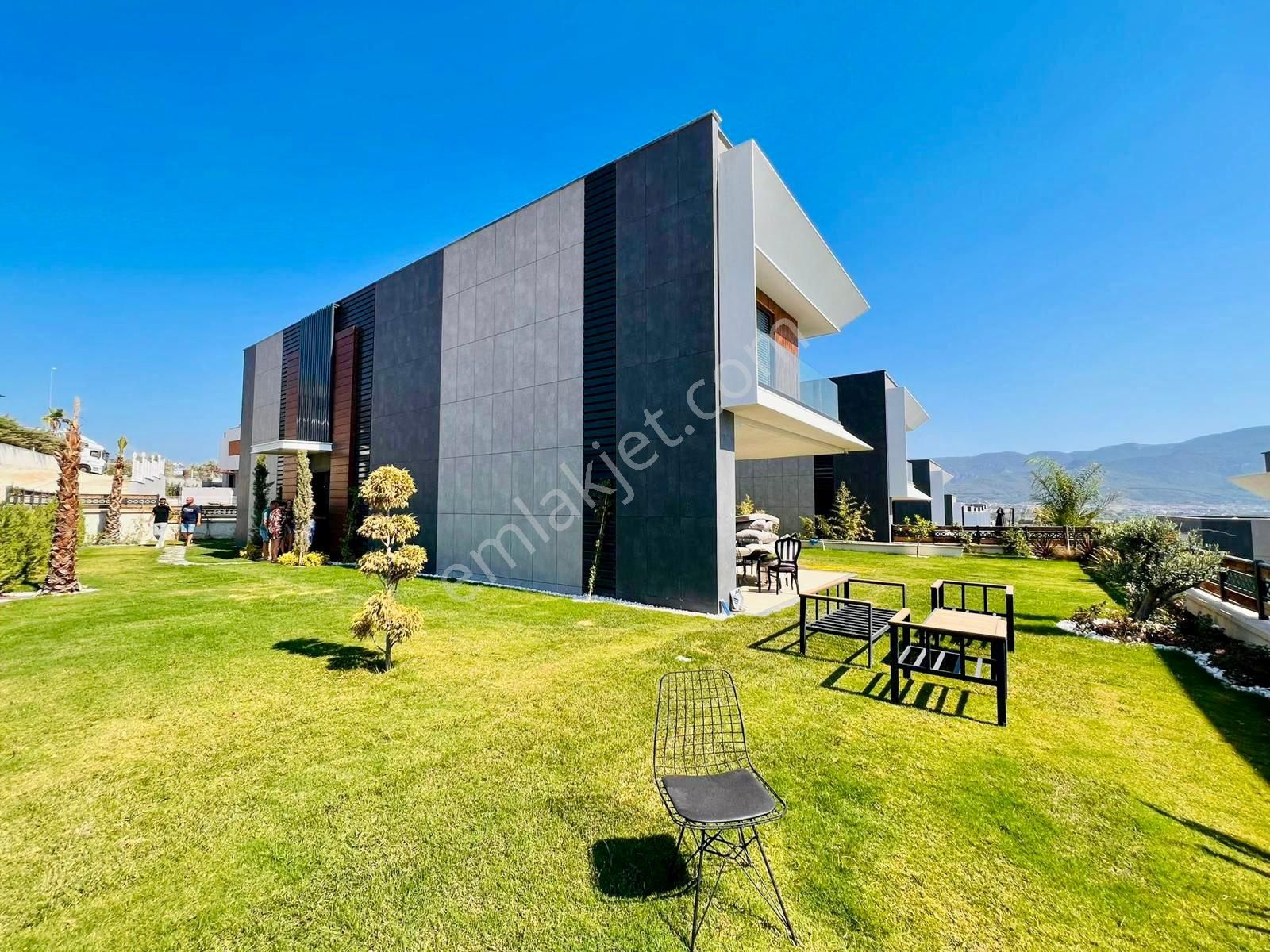 Kuşadası Soğucak Satılık Villa Kuşadası Soğucak Mh’de 4+1 Köşe Konum Full Manzaralı