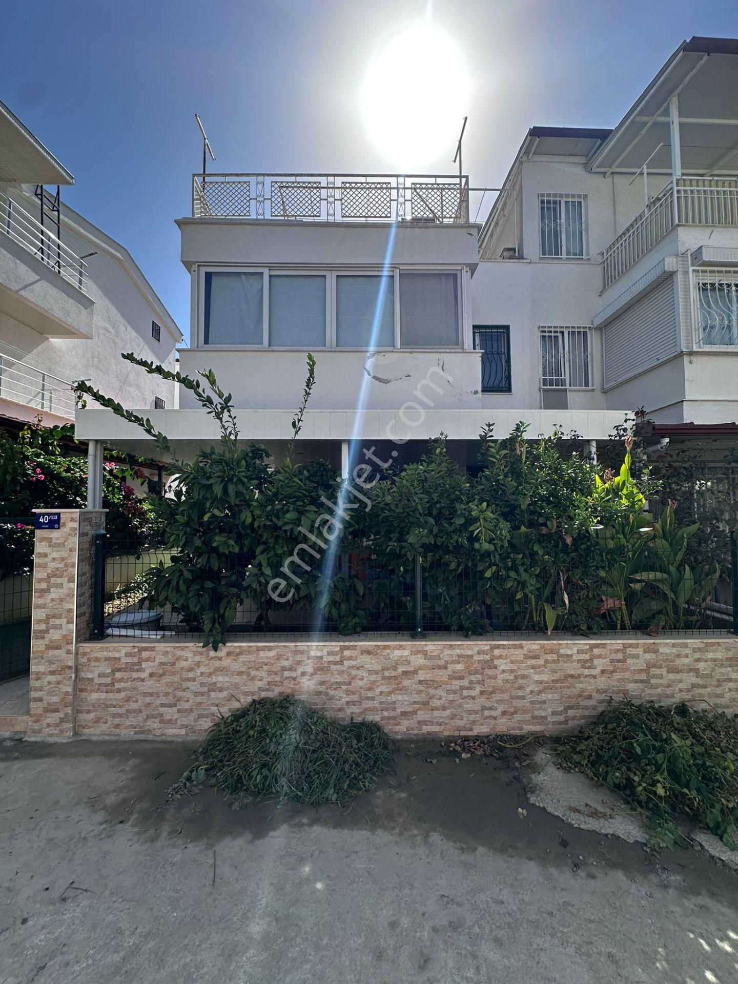 Kuşadası Karaova Satılık Villa Aydın Kuşadası Karaova Kuşar Sitesi'nde 2+1 Villa