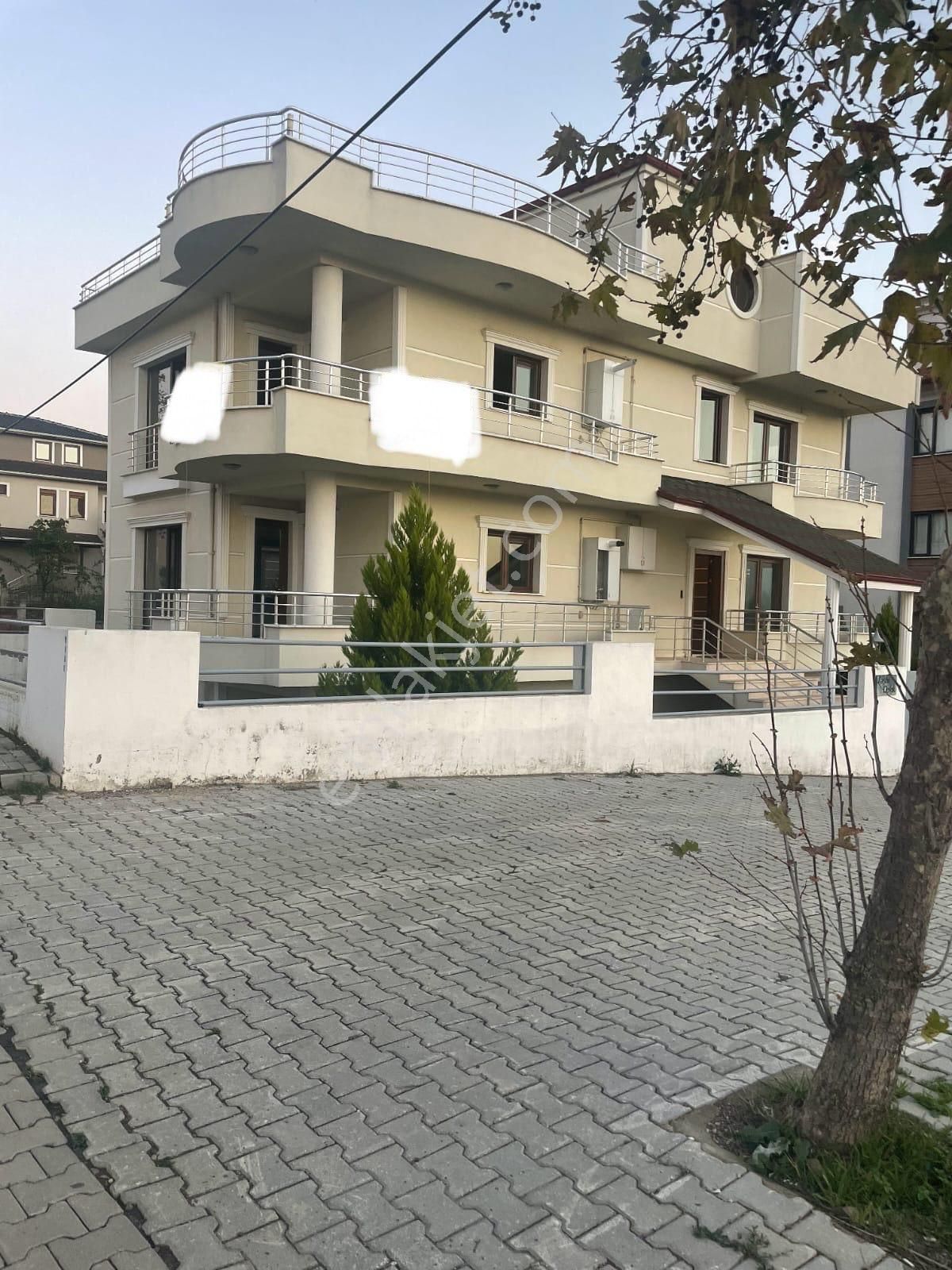 Çiftlikköy Mehmet Akif Ersoy Satılık Villa Yalova Çiftlikköy Mah. Deniz Manzaralı 7+2 440m2 Lüks Villa