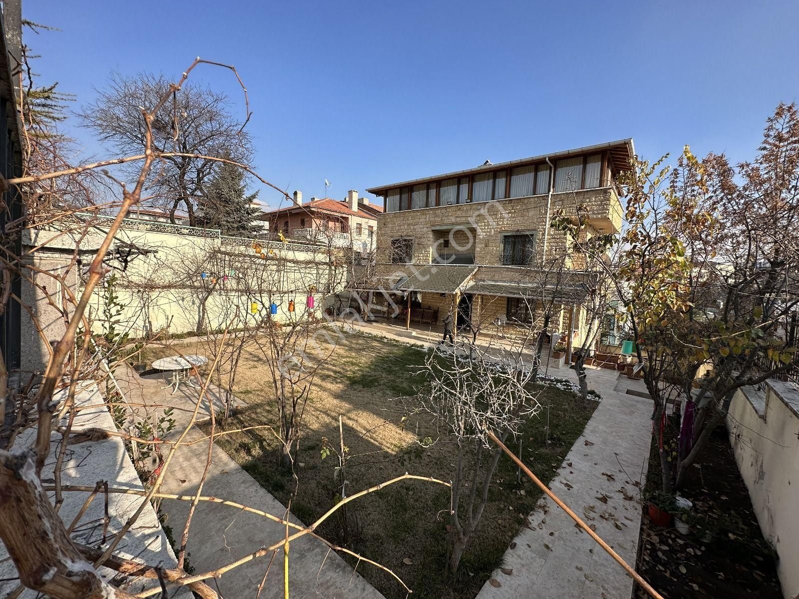 Pursaklar Fatih Satılık Villa Göktaş'tan█ Merkezi Lokasyonda Köşe Başı Geniş Bahçeli 8+2 Villa