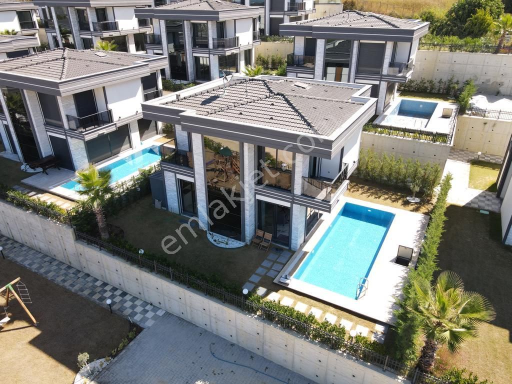 Kuşadası Soğucak Satılık Villa Aydın Kuşadası Soğucak'ta 4+1 Villa Full Manzaralı