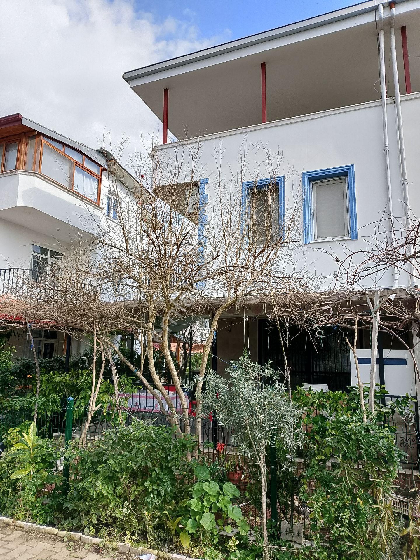 Seferihisar Cumhuriyet Satılık Villa Seferihisar Doğanbey 4+1 Geniş Bahçeli Satılık Villa