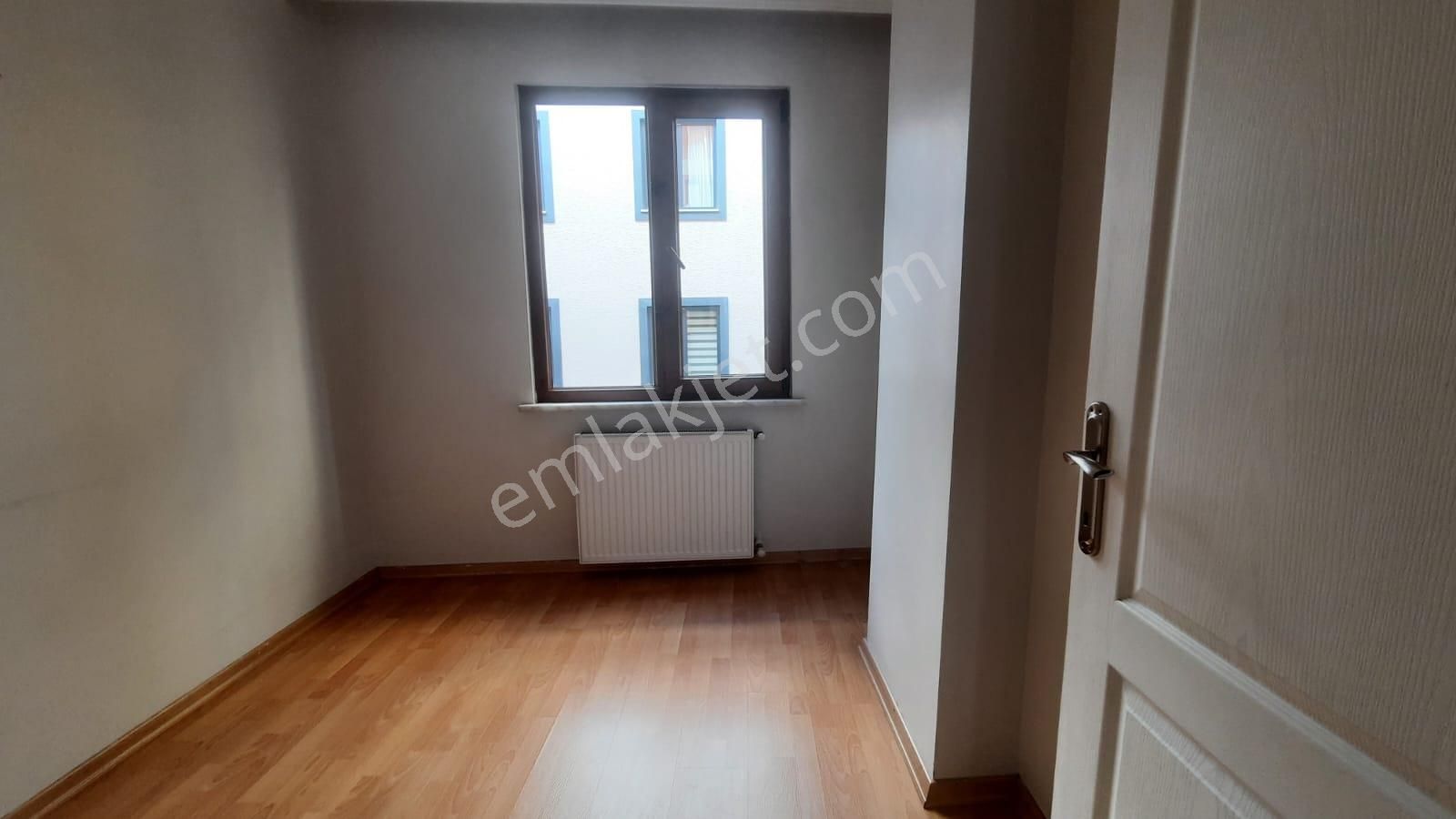 Cumhuriyet Mah. Ve Boş Durumda Arakat 2+1 1.kat - Görsel 8