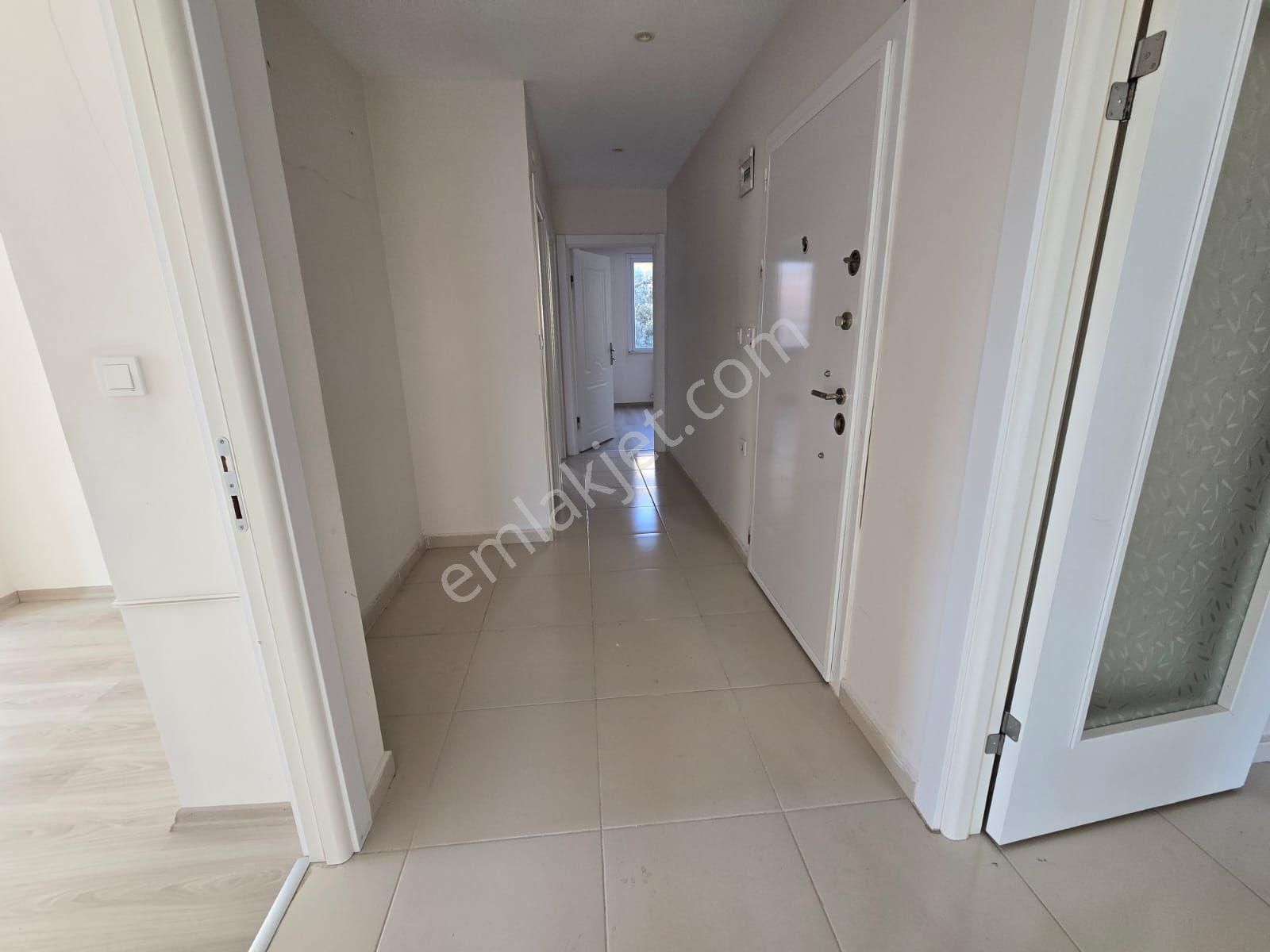 Beylikdüzü Kavaklıda 125m2 Büyük Daire 3.kat Satılık - Görsel 8