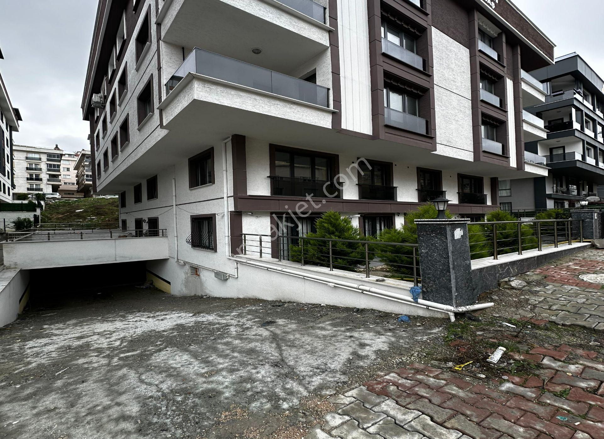 Beylikdüzü Yakuplu Satılık Daire Beylikdüzü Metrobüse Yakın Kapalı Otoparklı Sıfır 2+1 Arakat