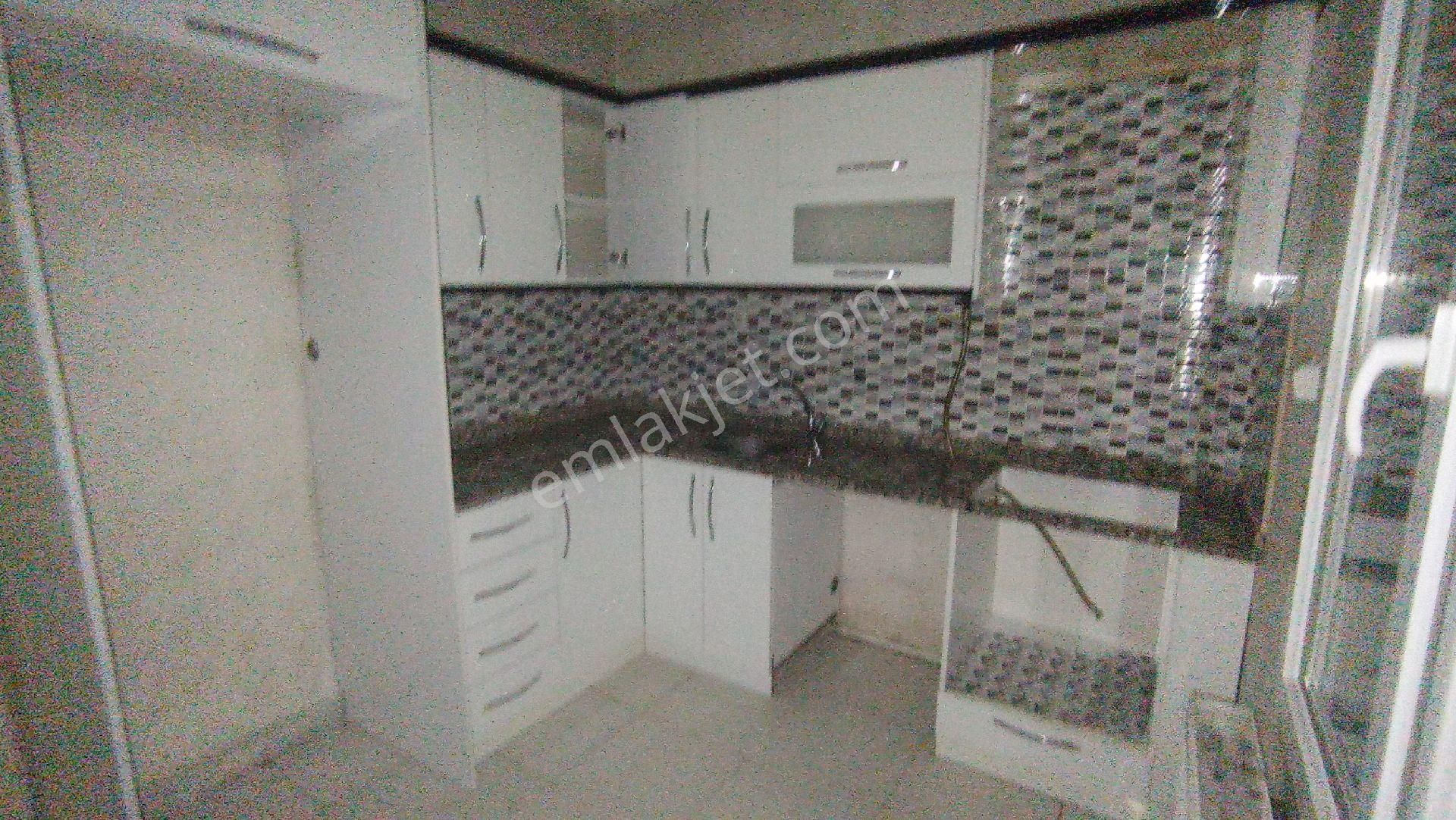 Şahinbey Beyazlar Kiralık Daire Bakımlı 2+1 Göbek Kat Temiz Daire