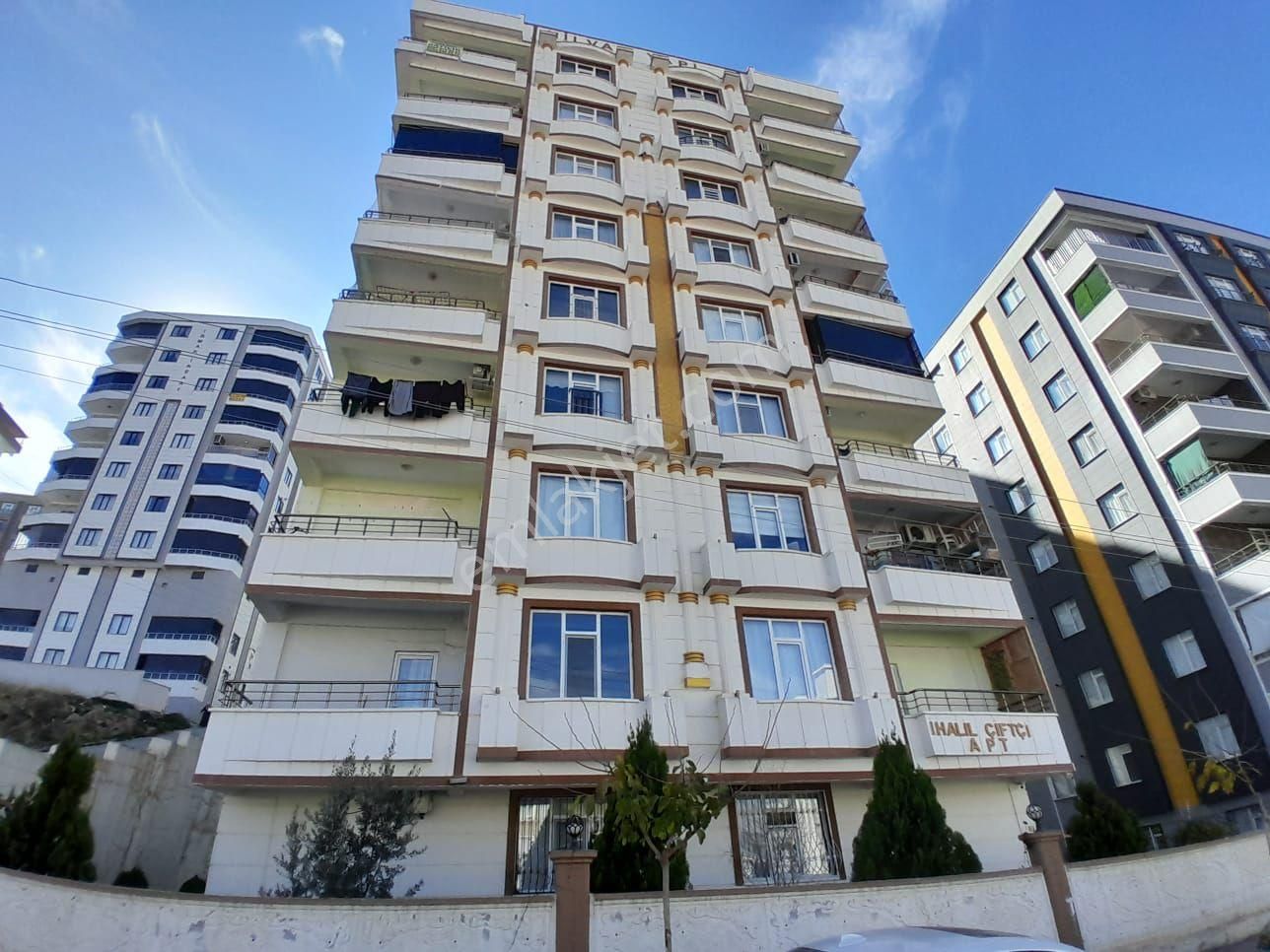 Karaköprü Doğukent Satılık Daire Badıllı Emlak Tan Doğukent Site İstanbul Civarında 2+1 Son Kat Daire