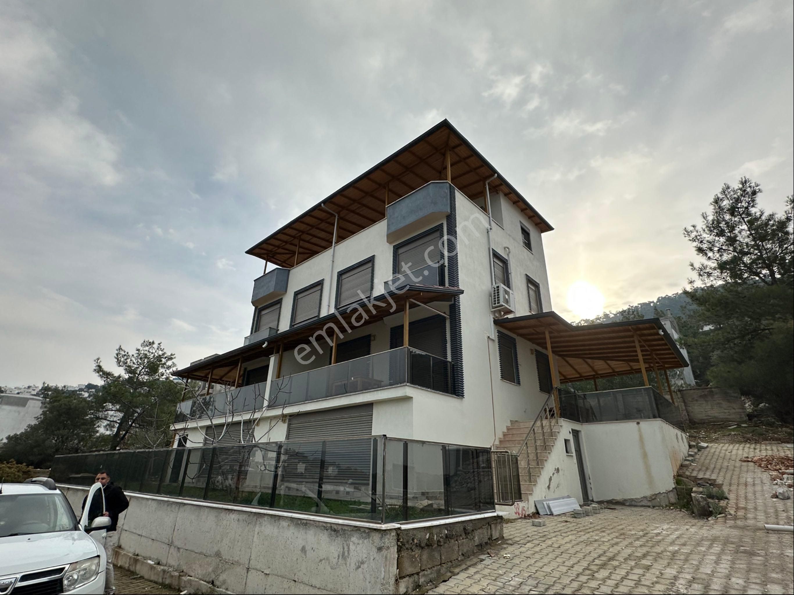 Didim Akbük Satılık Villa Didim Akbükte 4+1 Ful Deniz Manzaralı Villa