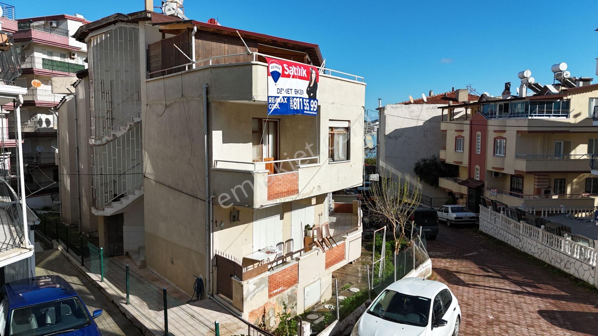 Altınkum Plajı'nın Bır Sokak Gerısınde Satılık Denız Manzaralı Bına - Görsel 23