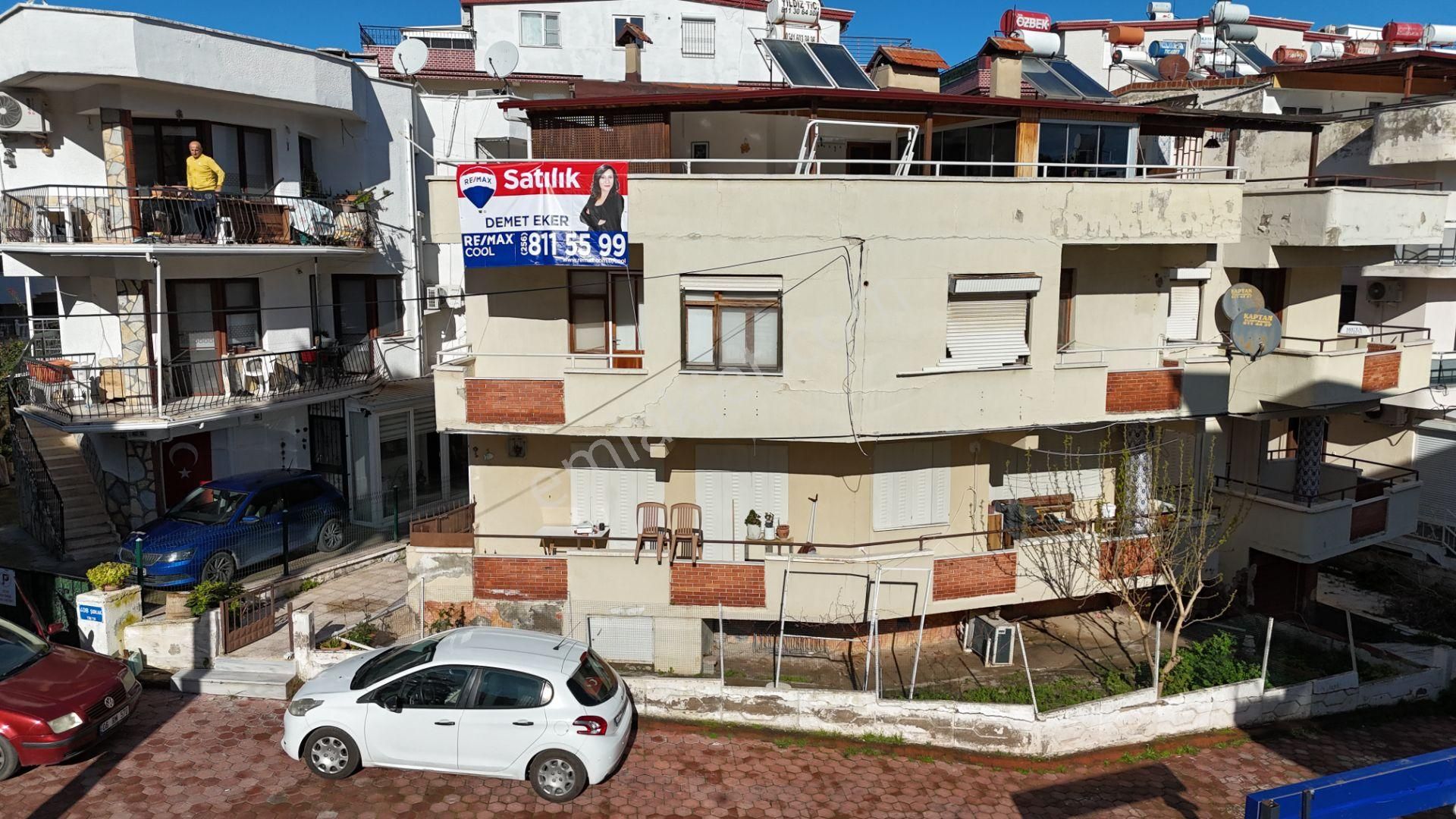 Altınkum Plajı'nın Bır Sokak Gerısınde Satılık Denız Manzaralı Bına - Görsel 25