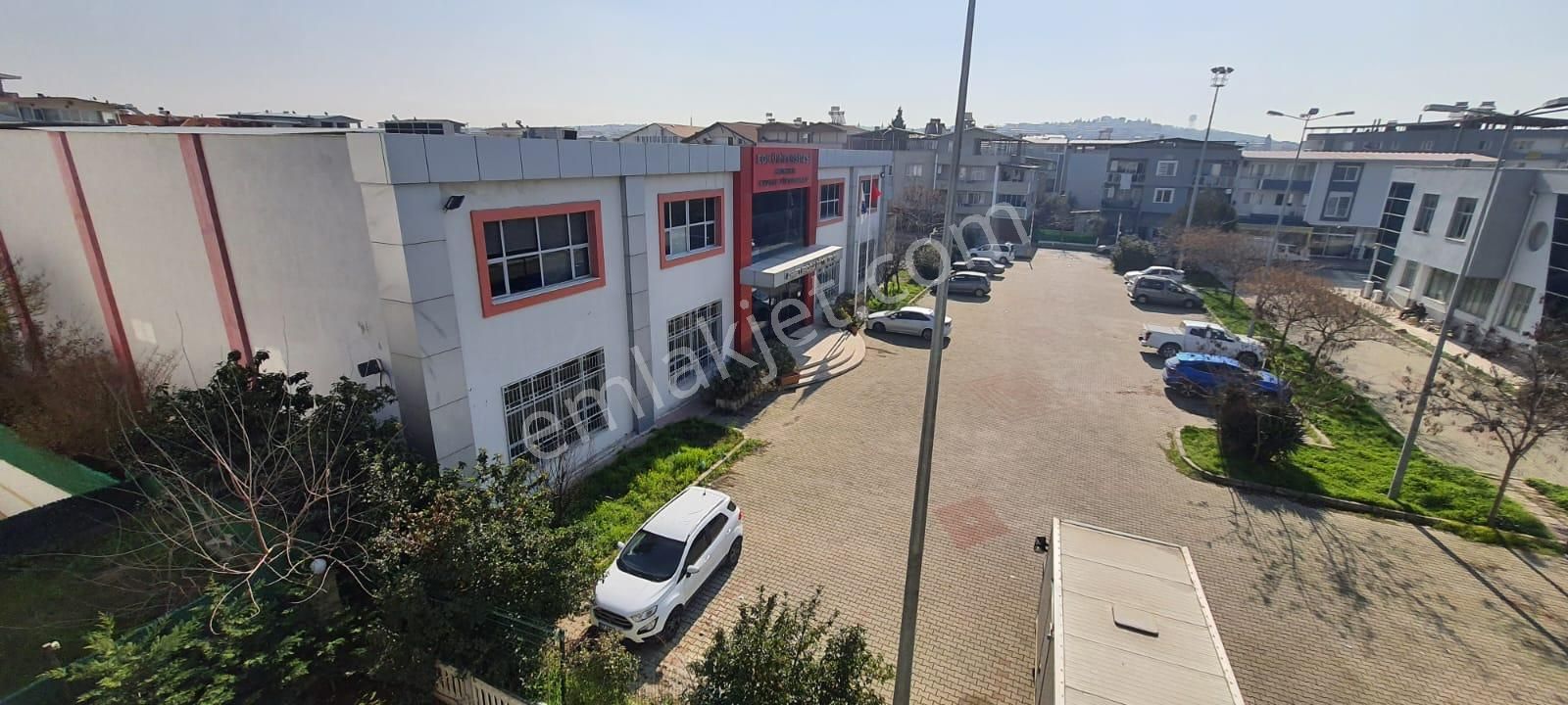 Gaziemir Fatih Satılık Daire Armis-2 Sitesi'nde Aydınlık Ve Geniş 3+1 Satılık Daire