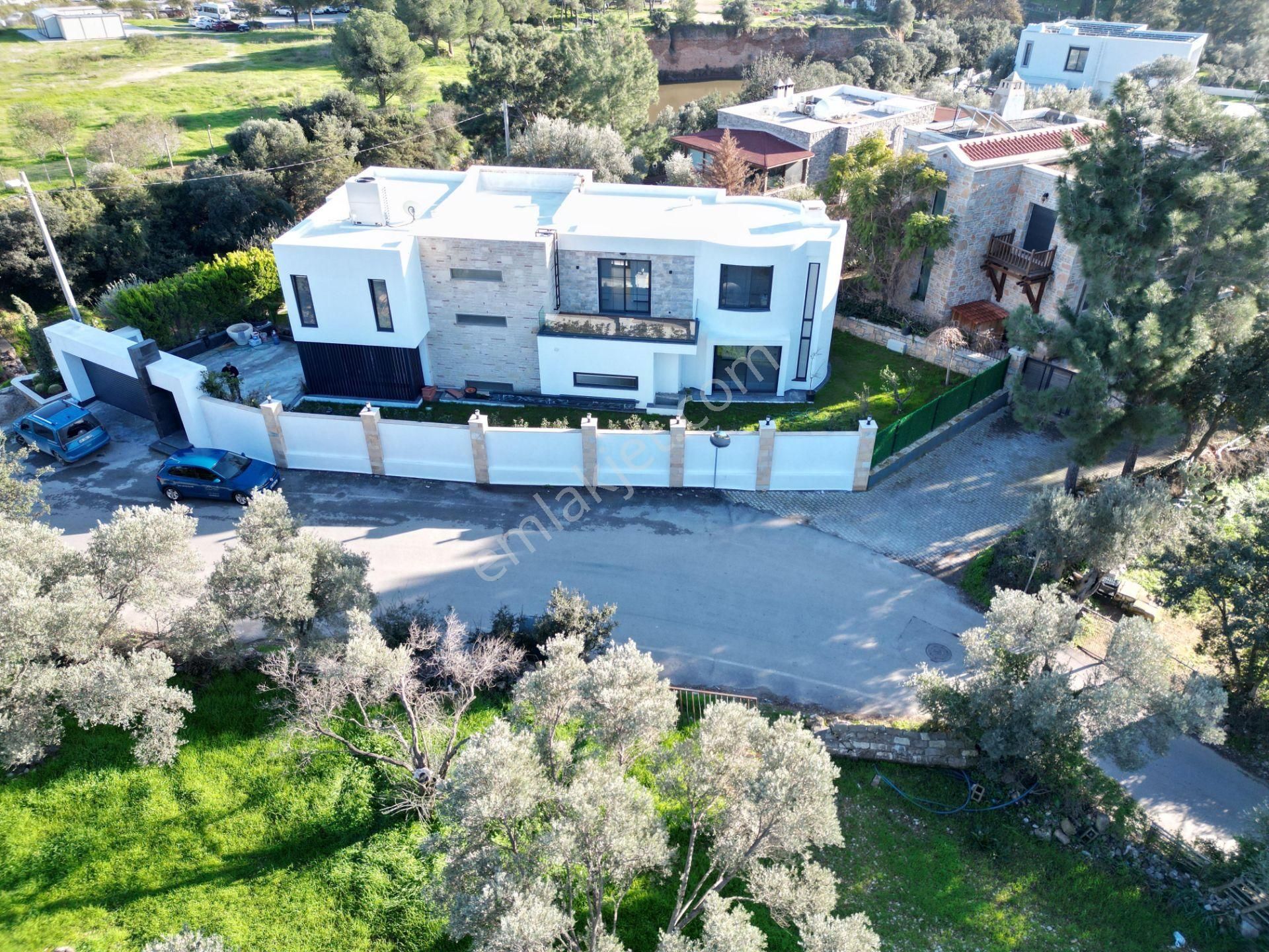 Bodrum Bitezde Satılık Merkezde Tam Müstakil 6+1 Villa - Görsel 5