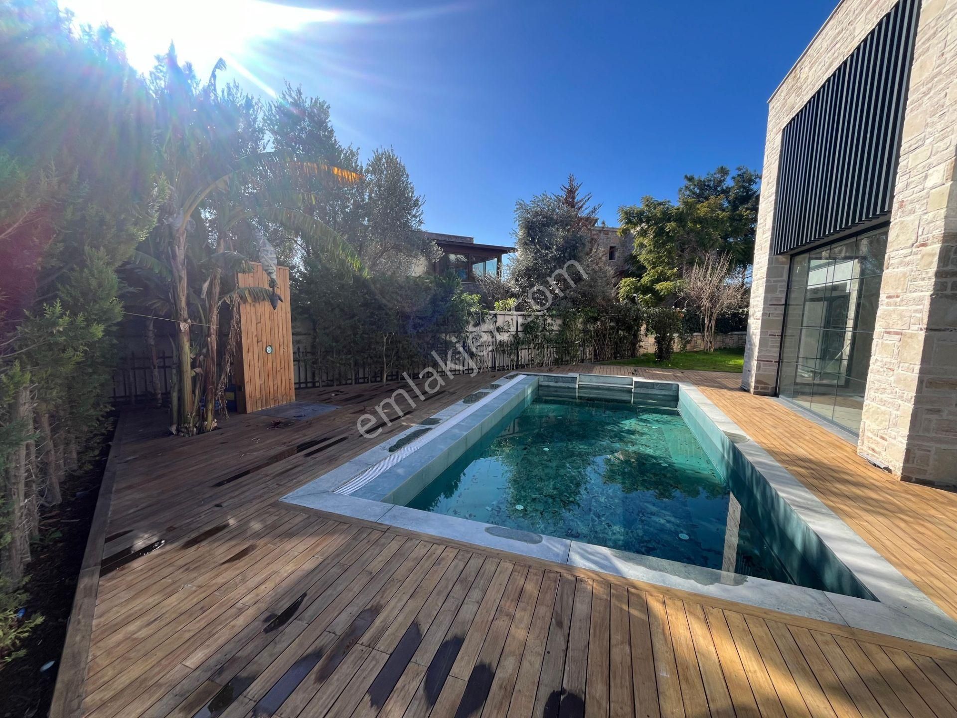 Bodrum Bitezde Satılık Merkezde Tam Müstakil 6+1 Villa - Görsel 3