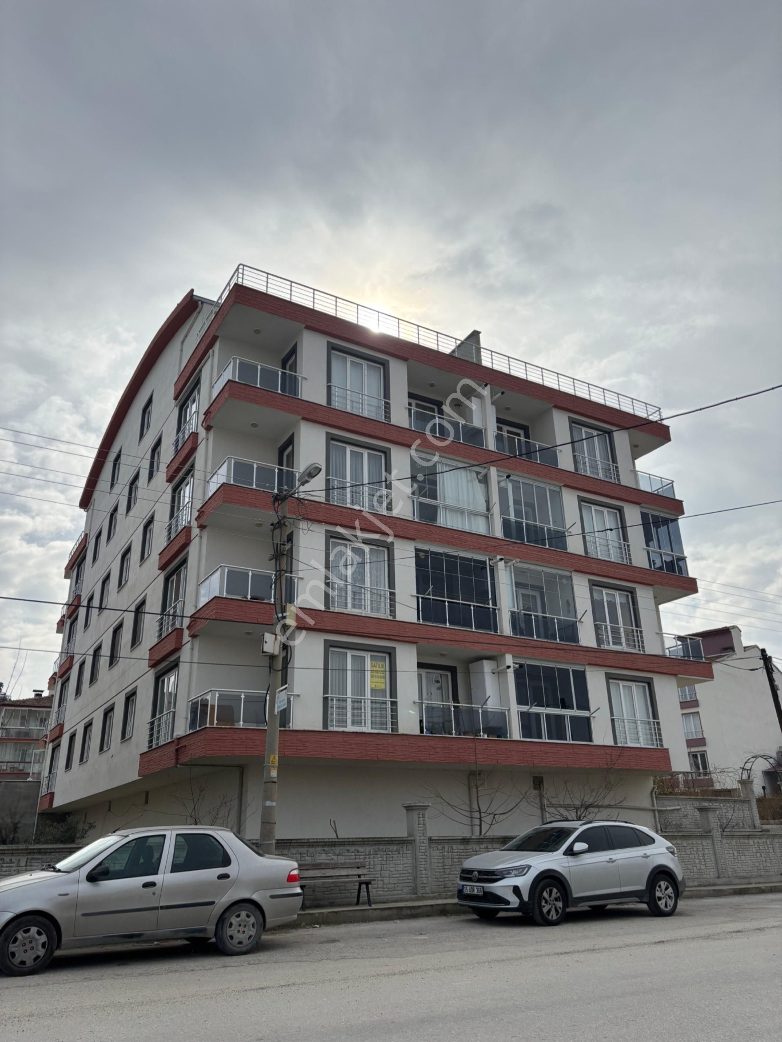 Burdur Merkez Emek Satılık Daire İnal Emlaktan Emekte Satılık 2+1 100 M2 Daire