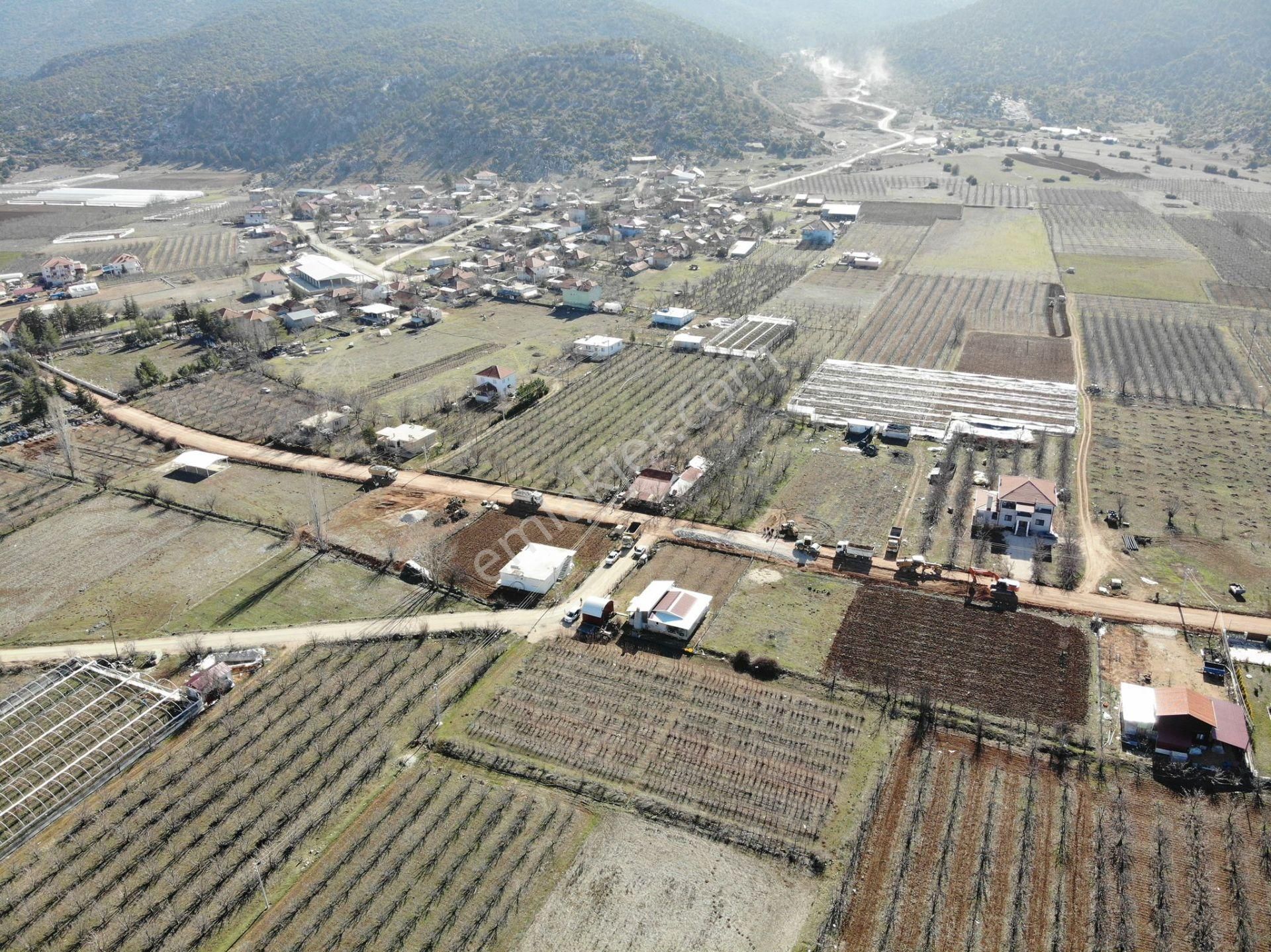 Elmalı Zümrütova Mahalle Merkezinde Kadastrol Yola Cephe 2.765m2 Satılık Elma Bahçesi - Görsel 6