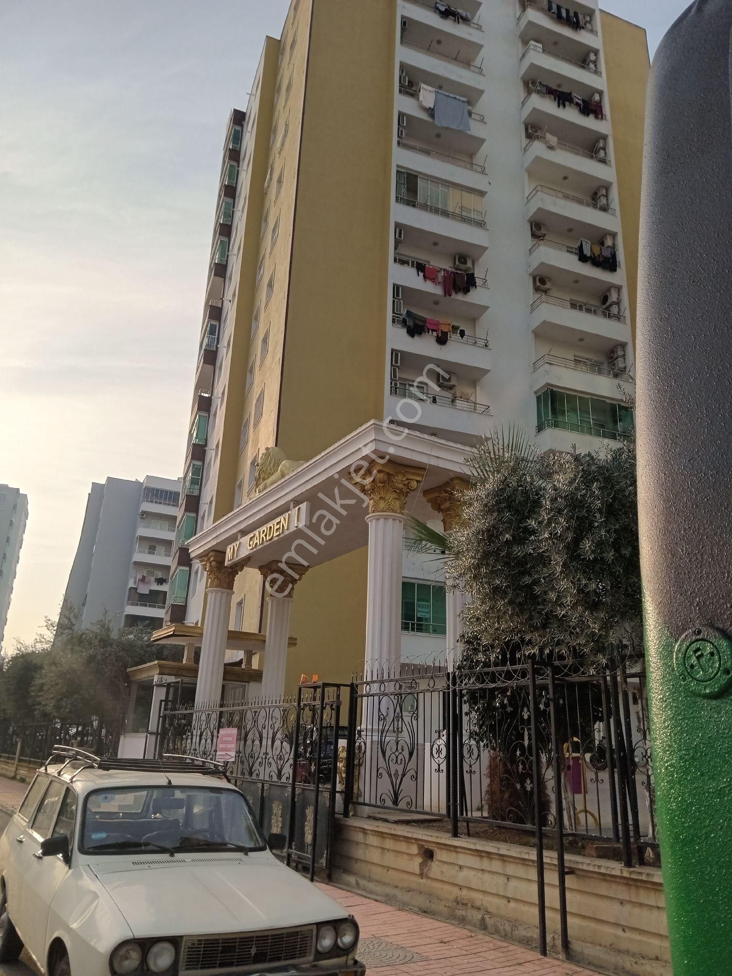 Mezitli Akdeniz Satılık Daire Mersin Mezitli Akdeniz Mah.de 4+1 Lüks Site İçerisinde Geniş Acil Satılık Daire