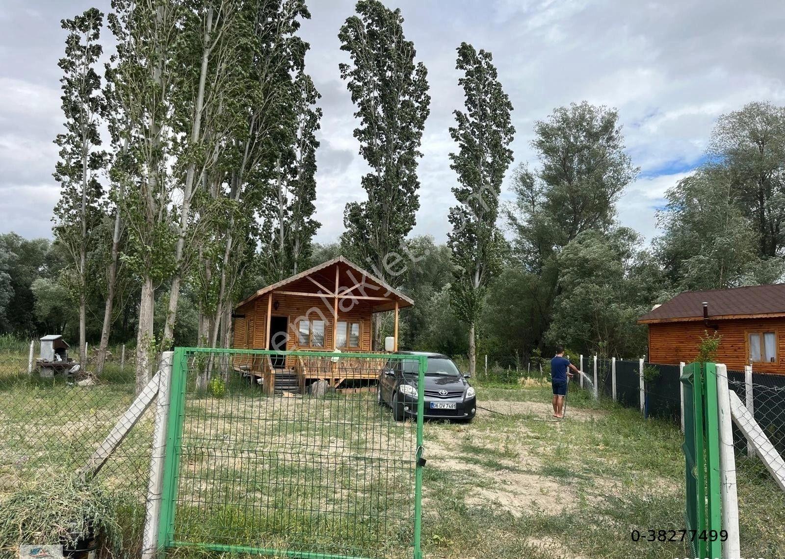 Güneyce^de 527 M2 İmarlı Dere Kenarı Arsa İçinde Ahşap Evli Bahçe - Görsel 5