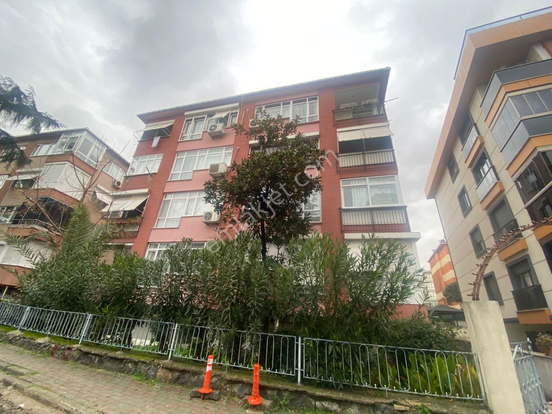 Bahçelievler Bahçelievler Satılık Daire Bahçelievler Öğretmen Evi Arkası 3+1 130 M2 2.kat Yatırımlık