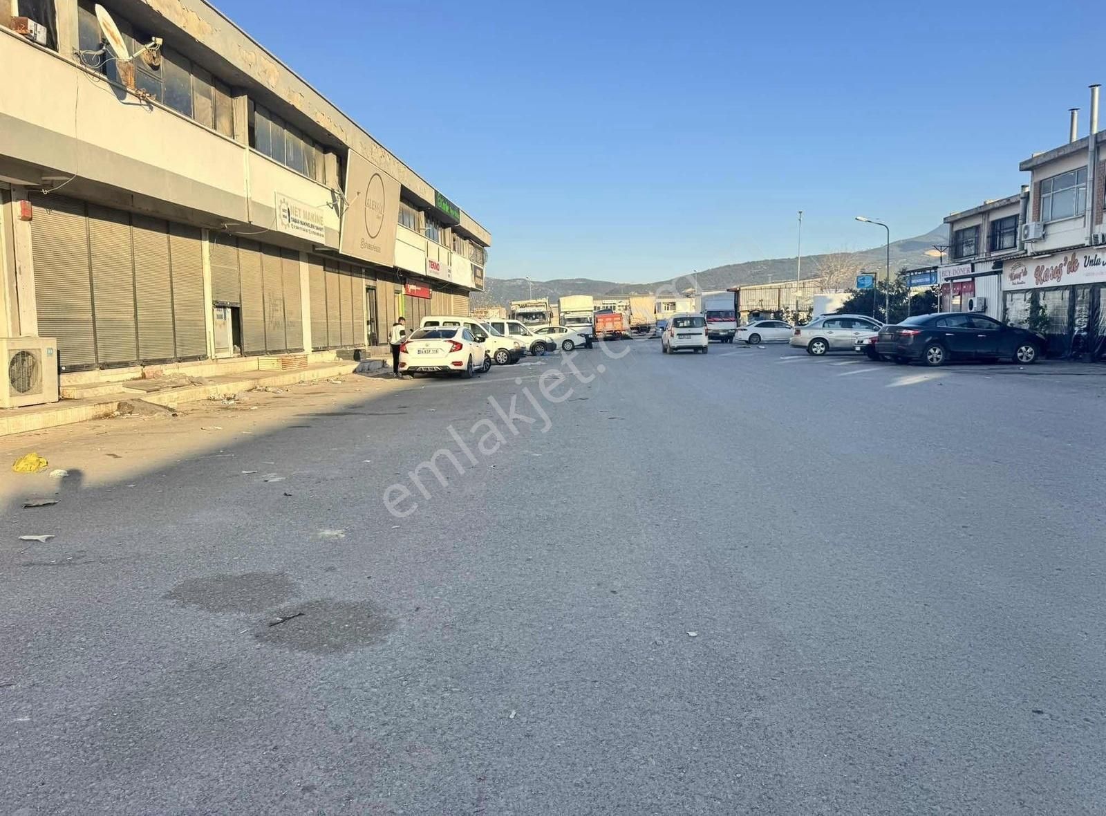 Bornova Isıkkent Ayakkabıcılar Sıtesınde Satılık 300m2 Dukkan - Görsel 3