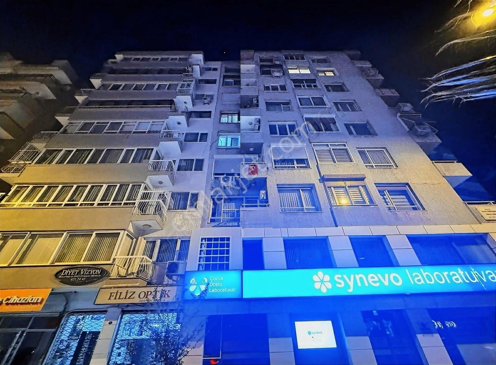 İzmir Konak Metroya Yakın Kiralık Daire Alsancak Talatpaşa Bulvarı Kiralık 3+1 Eşyasız Daire