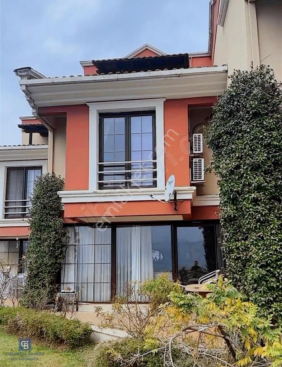 İzmit Orhan Satılık Müstakil Ev Coldwellbanker Real İle Bağçeşme'de Deniz Manzralı Satılık Villa