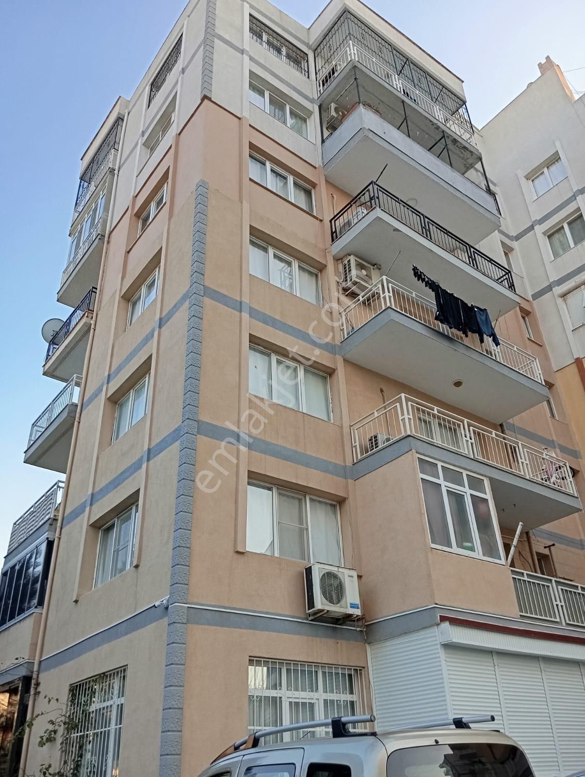 Menemen Ulus Satılık Daire Menemen Ulus Mah. 3+1 Doğalgaz+asansörlü-site İçinde(123m2) Satılık Daire