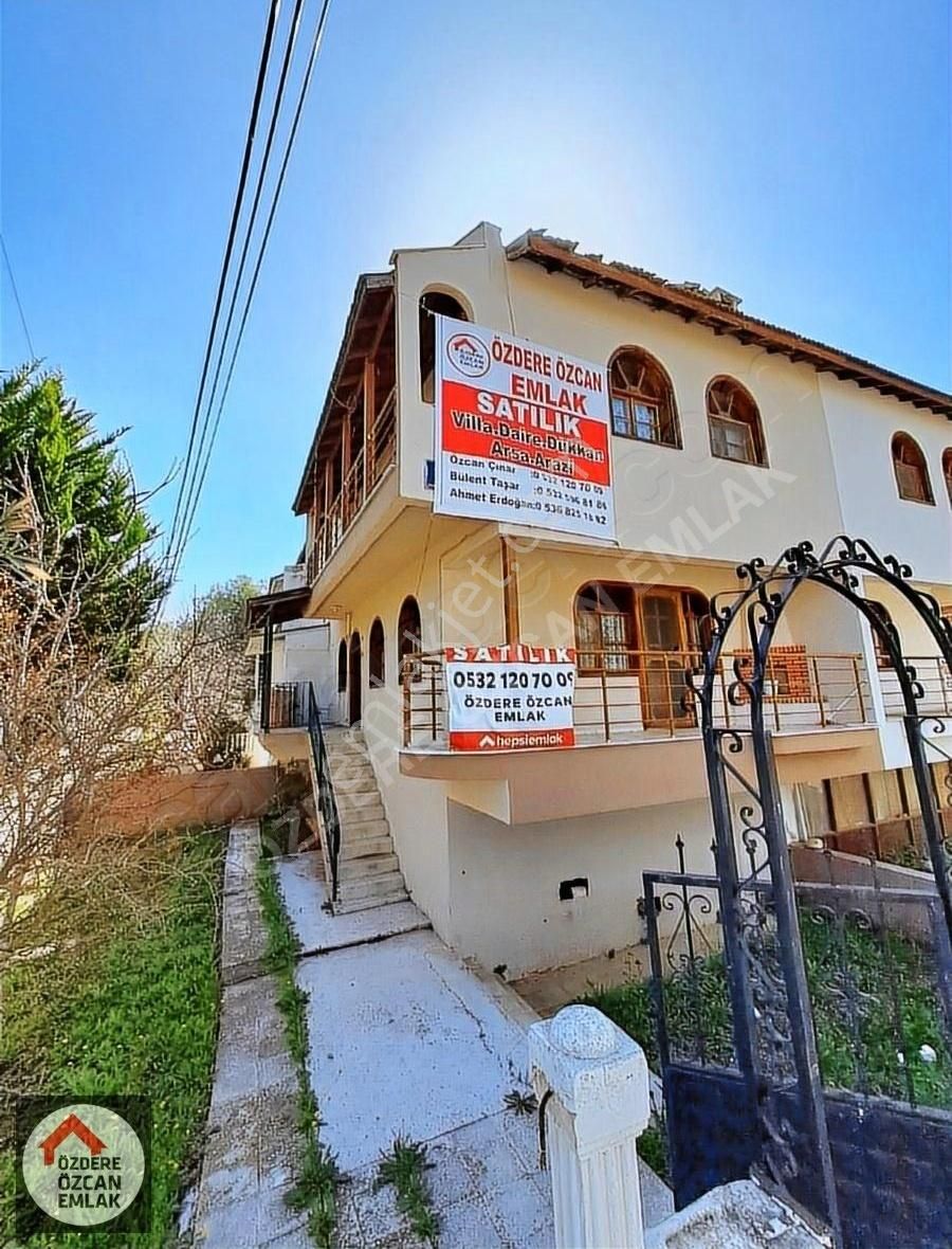 Menderes Çukuraltı Satılık Villa Özdere Askeri Kampına 150 Metre Mesafede Yazlık