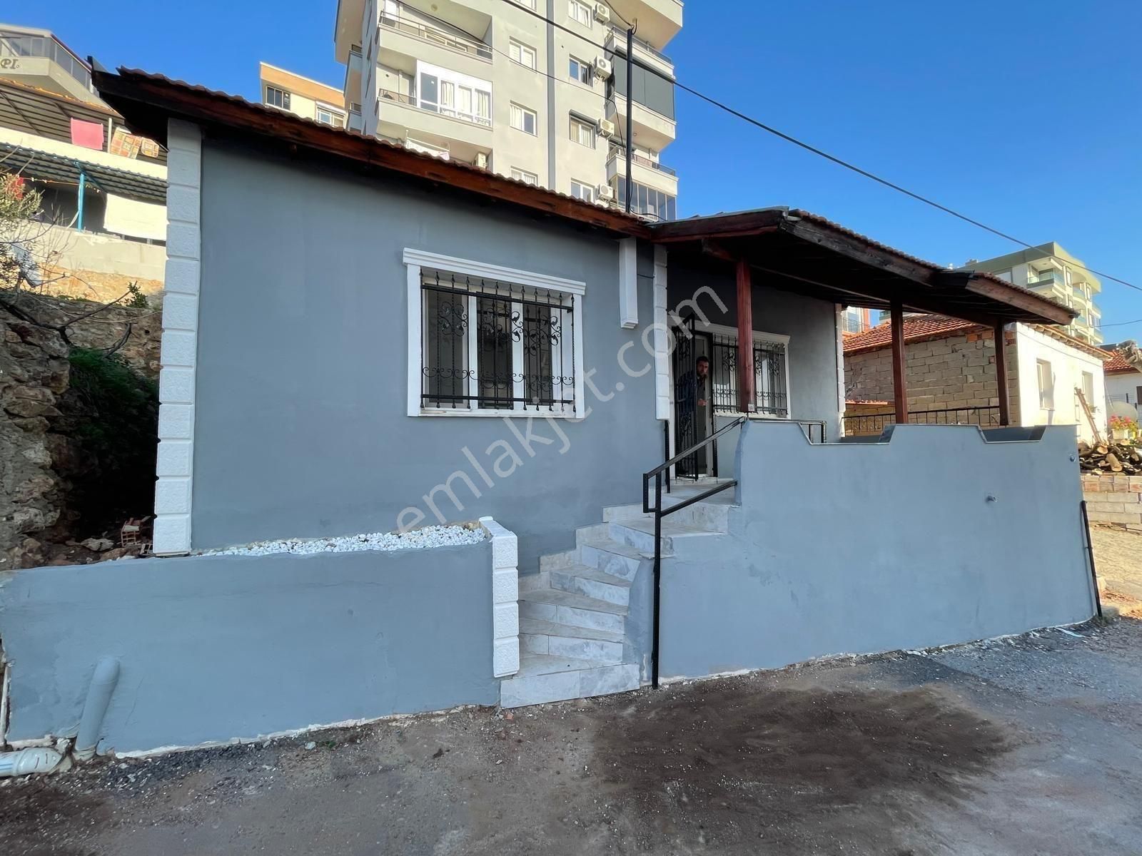 Menderes Gümüldür Atatürk Satılık Villa İzmir Menderes Gümüldür 2+1 Satılık Tek Müstakil Ev