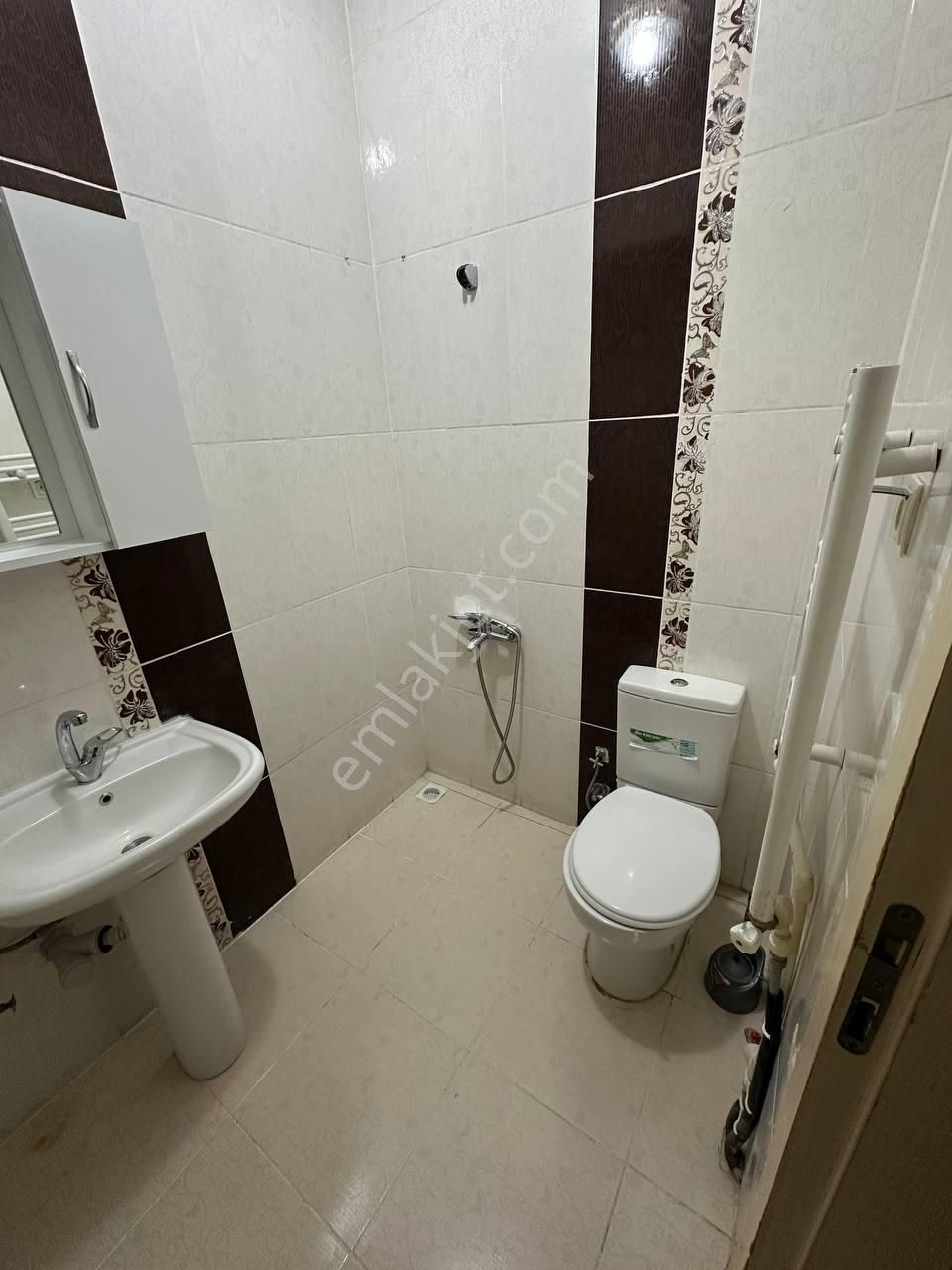 Kiralık 1. Kat Eşyalı 1+1 Daire - Görsel 10