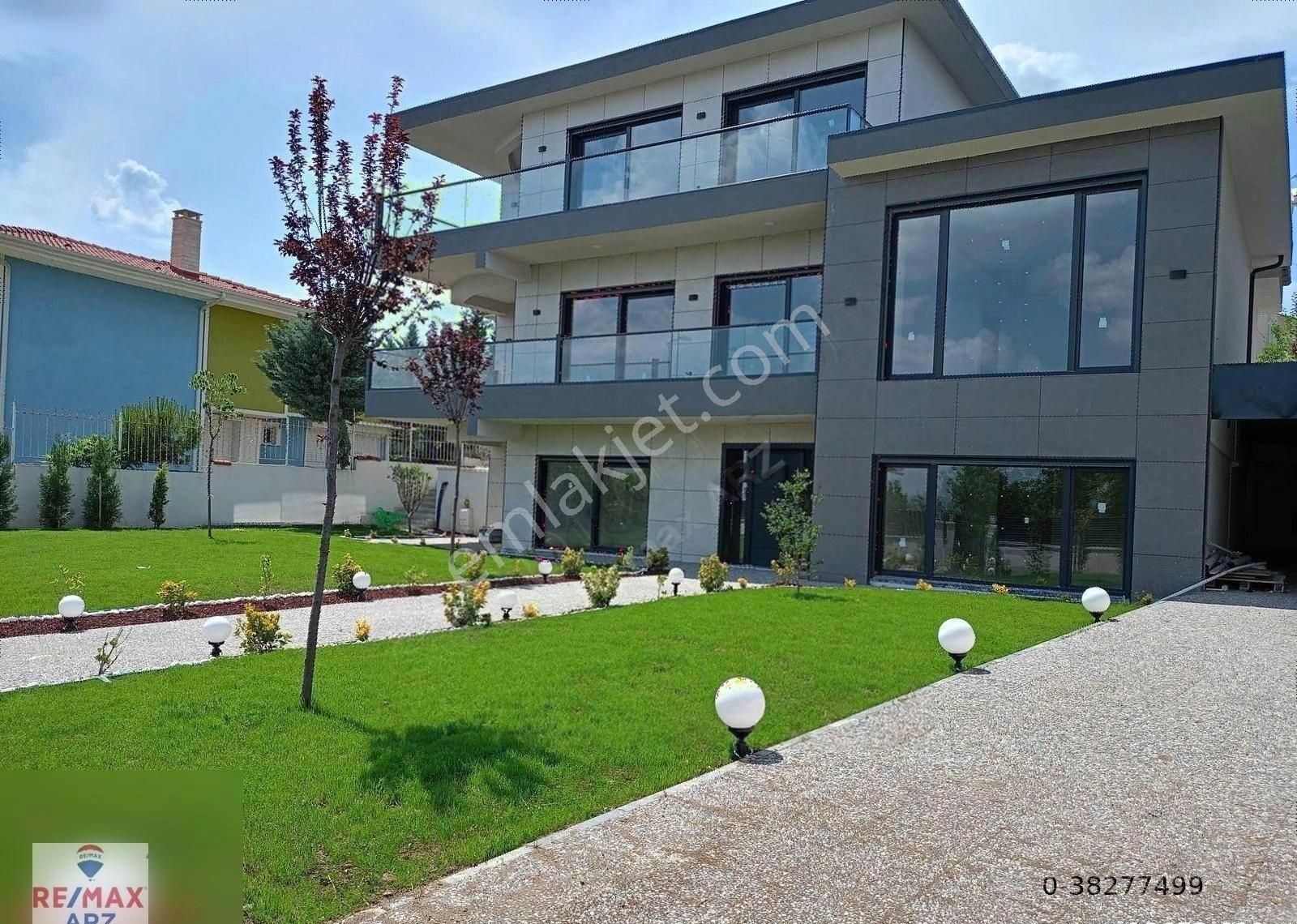 Gölbaşı Karşıyaka Satılık Villa Göl Manzaralı 7+2 Satılık Villa