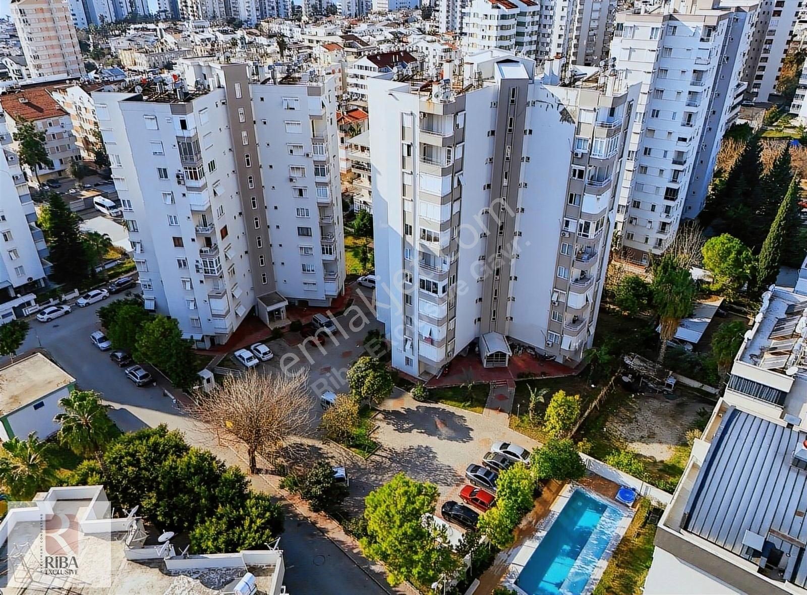 Muratpaşa Şirinyalı Satılık Daire Şirinyalı'da Site İçerisinde 185 M2 Geniş Arakat 4 Cephe Daire